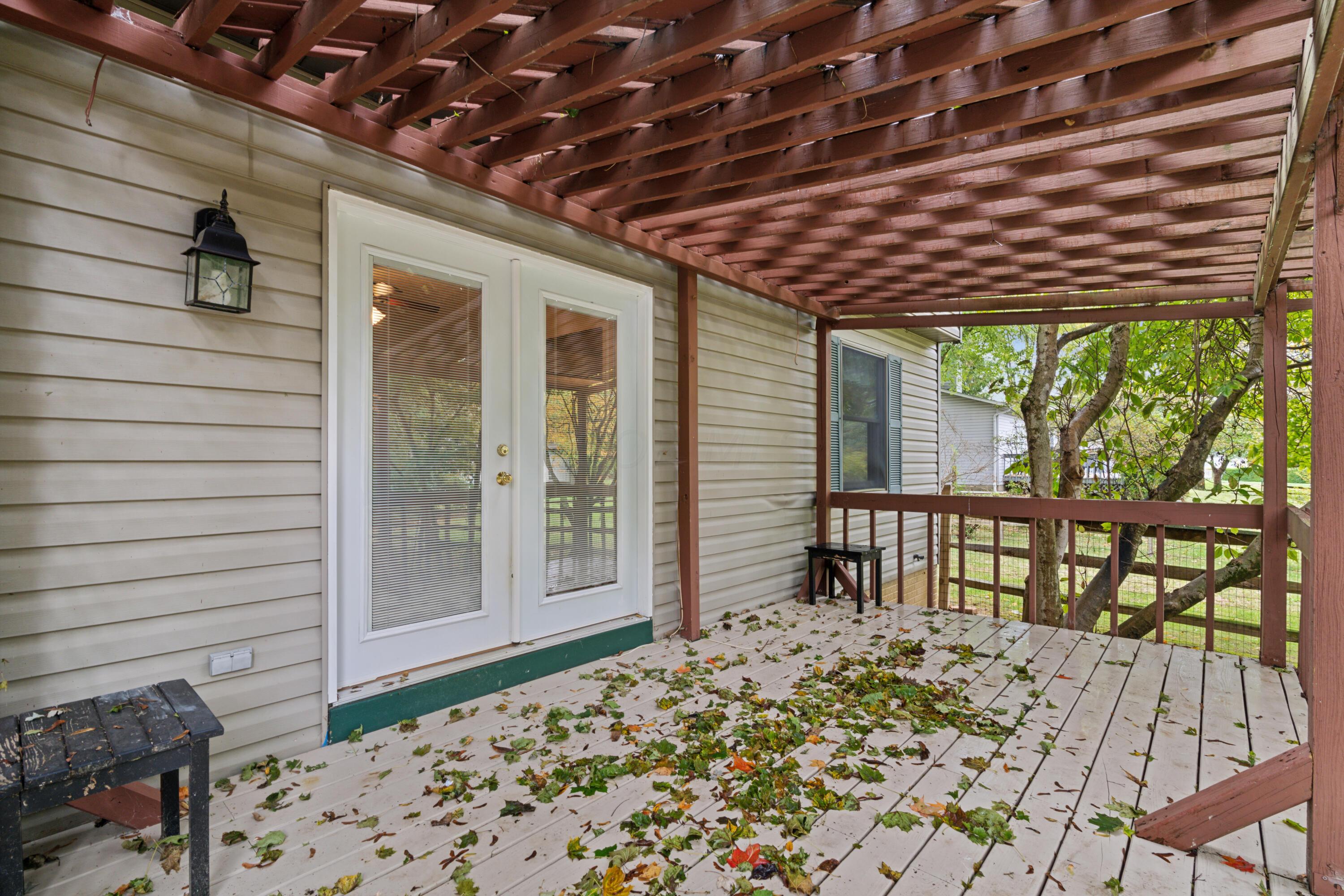 137 Carryback Drive SW