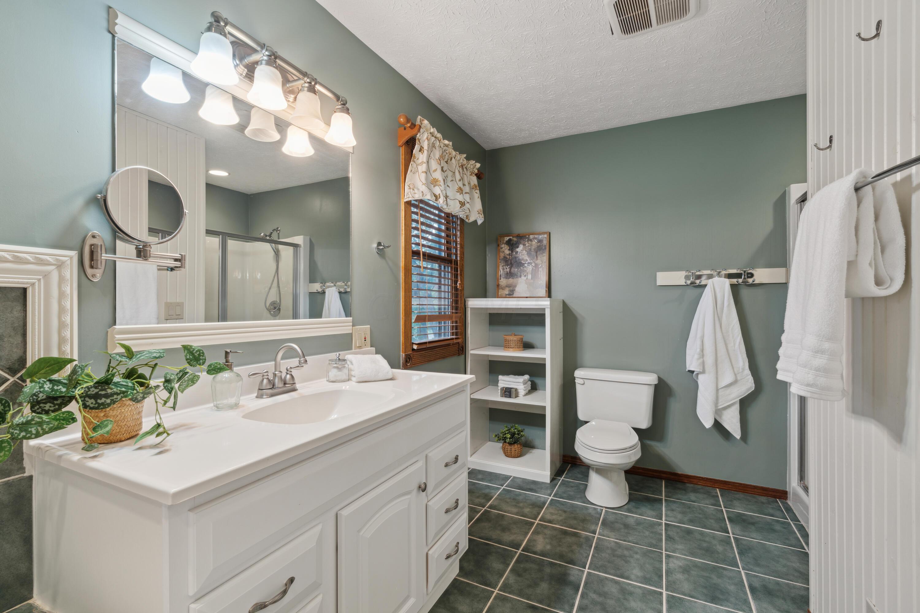 137 Carryback Drive SW