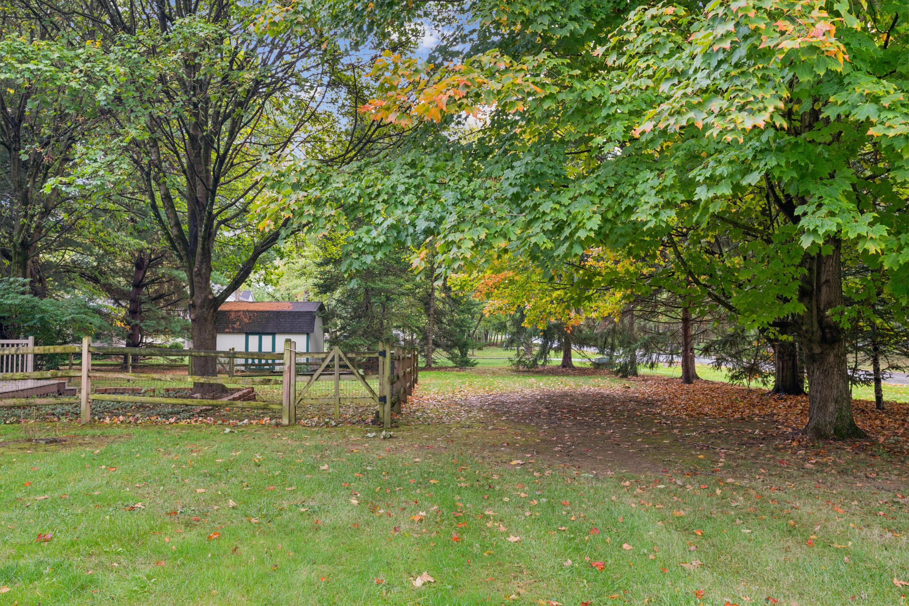 137 Carryback Drive SW