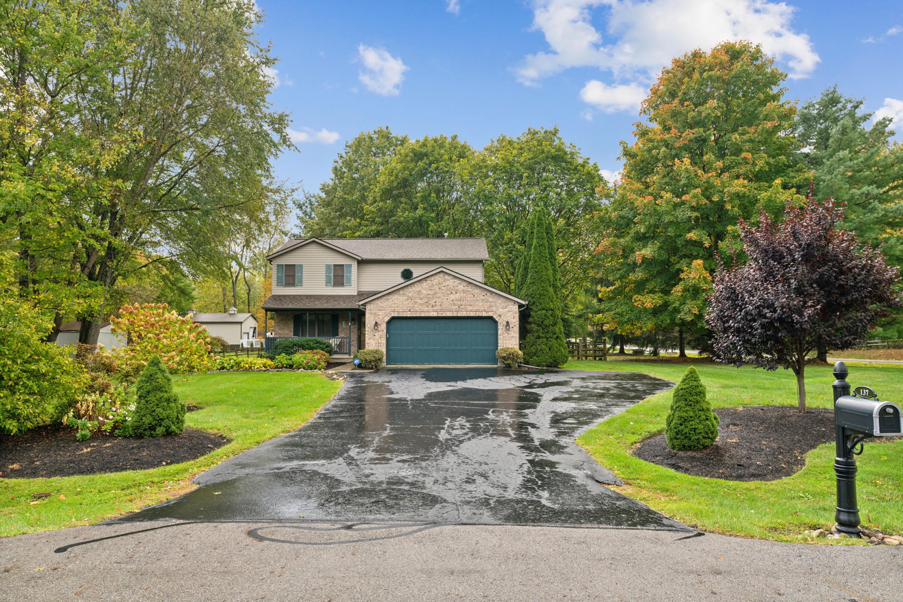 137 Carryback Drive SW