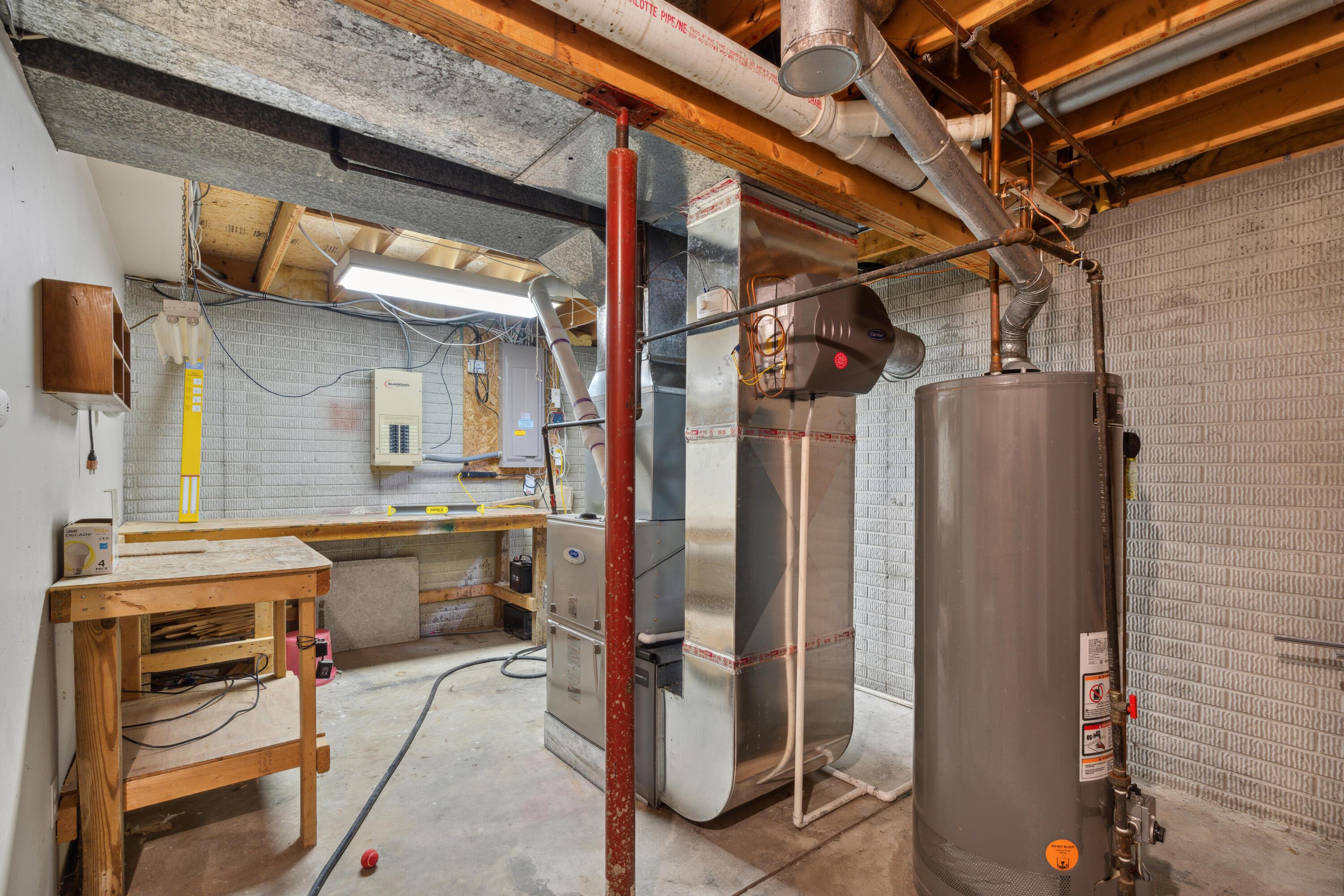 137 Carryback Drive SW