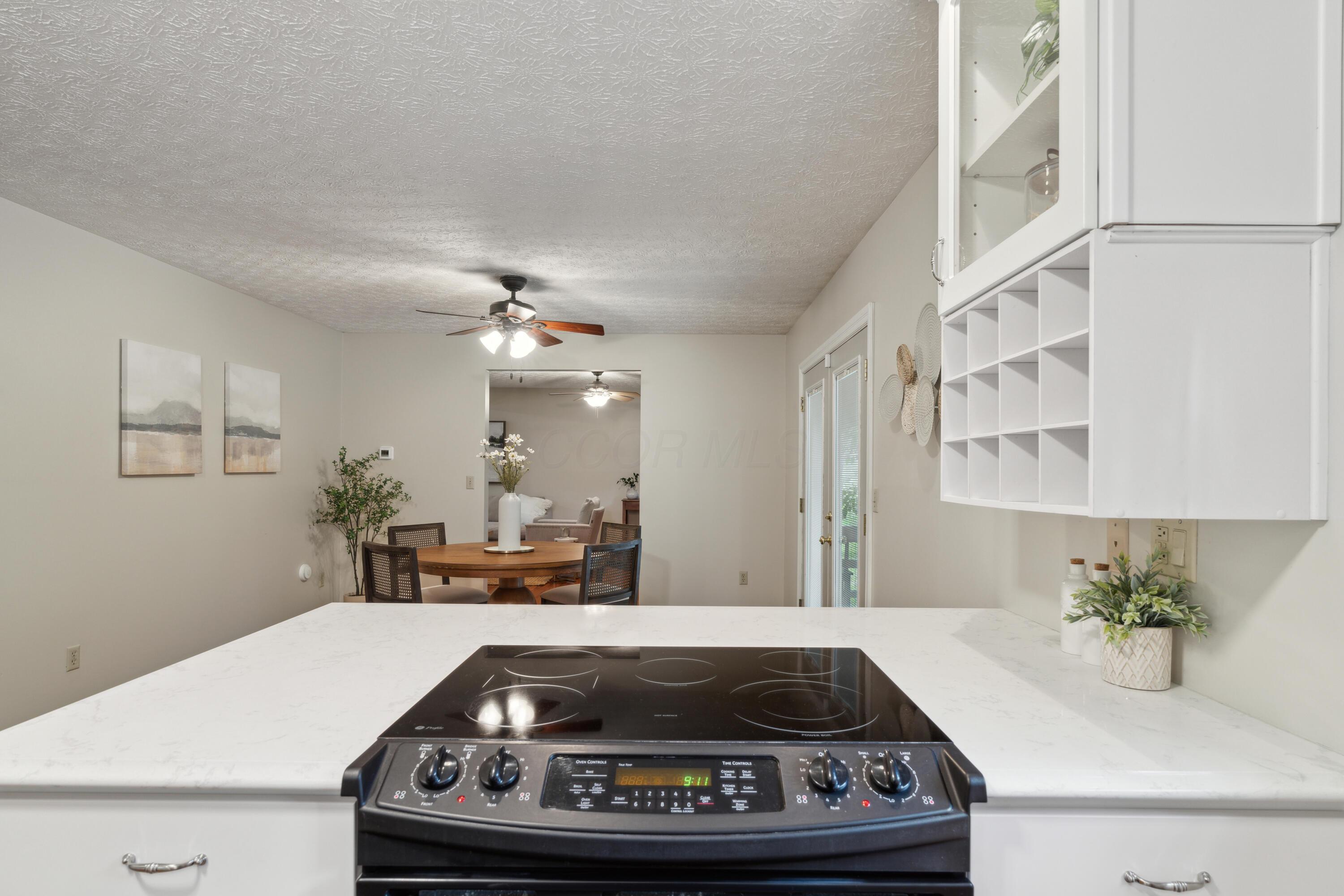 137 Carryback Drive SW