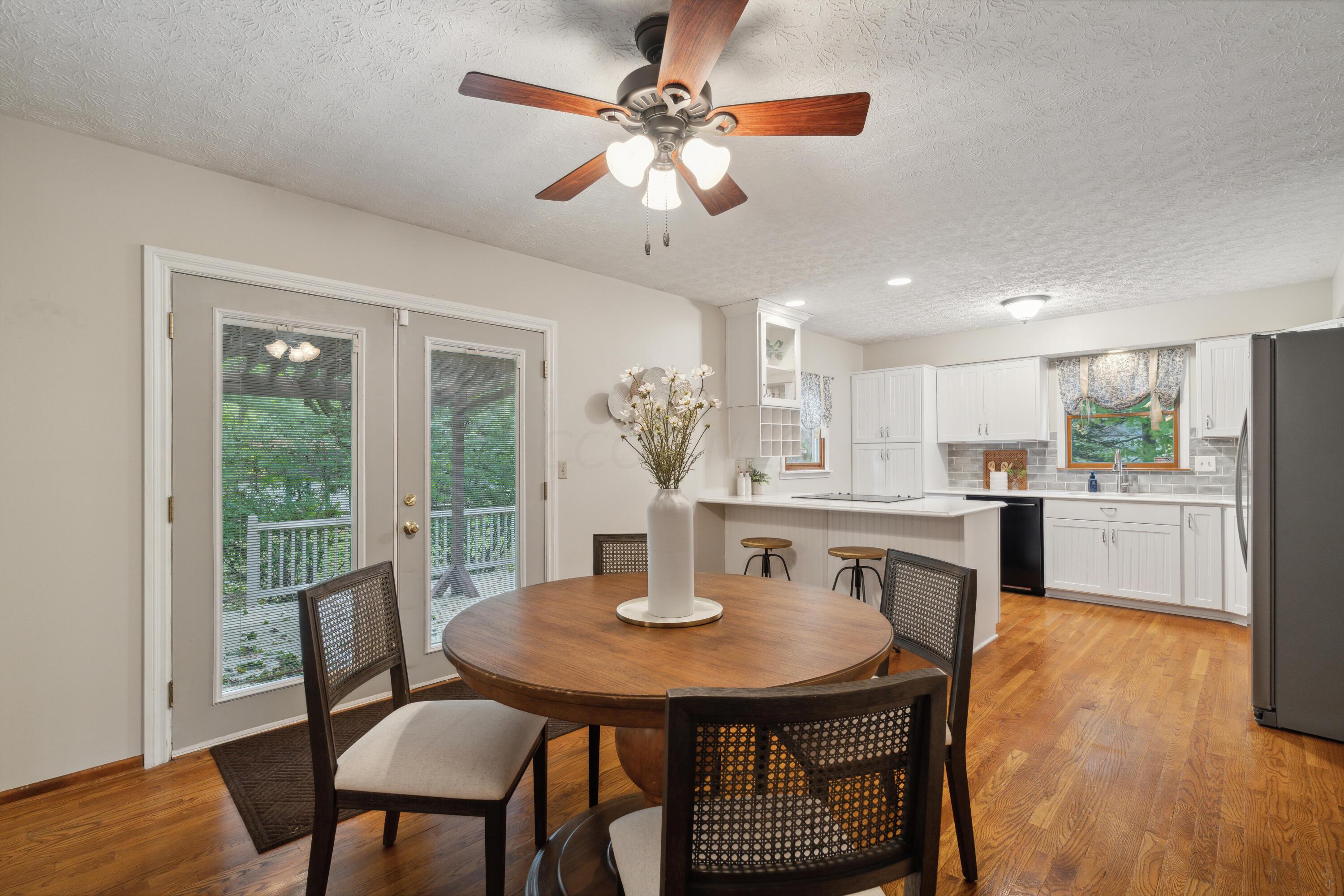 137 Carryback Drive SW