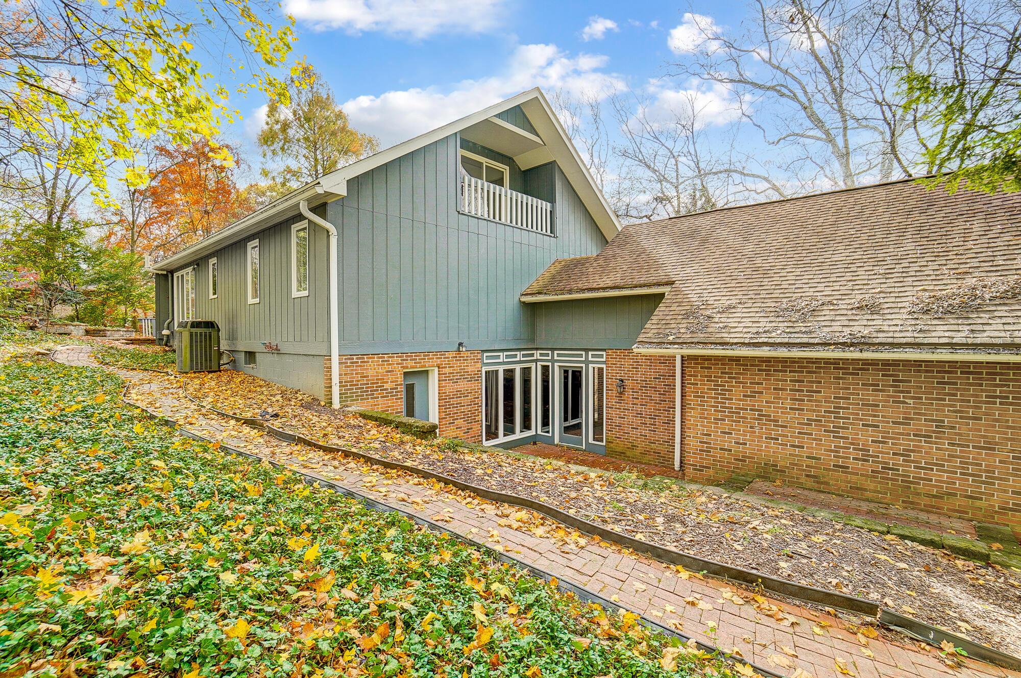 2710 Fairfax Drive