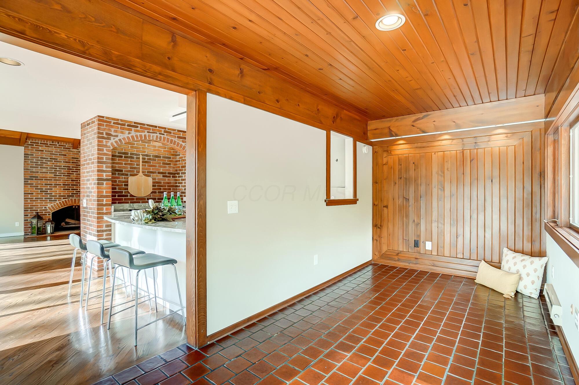 2710 Fairfax Drive