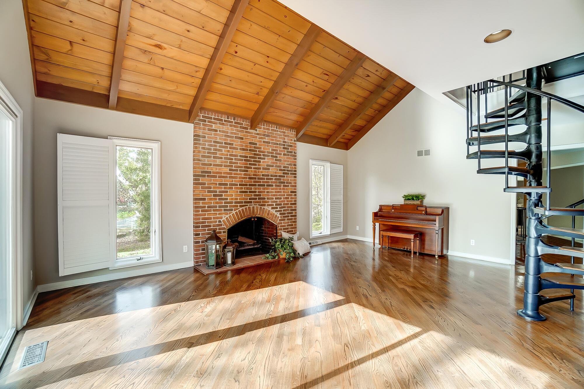 2710 Fairfax Drive