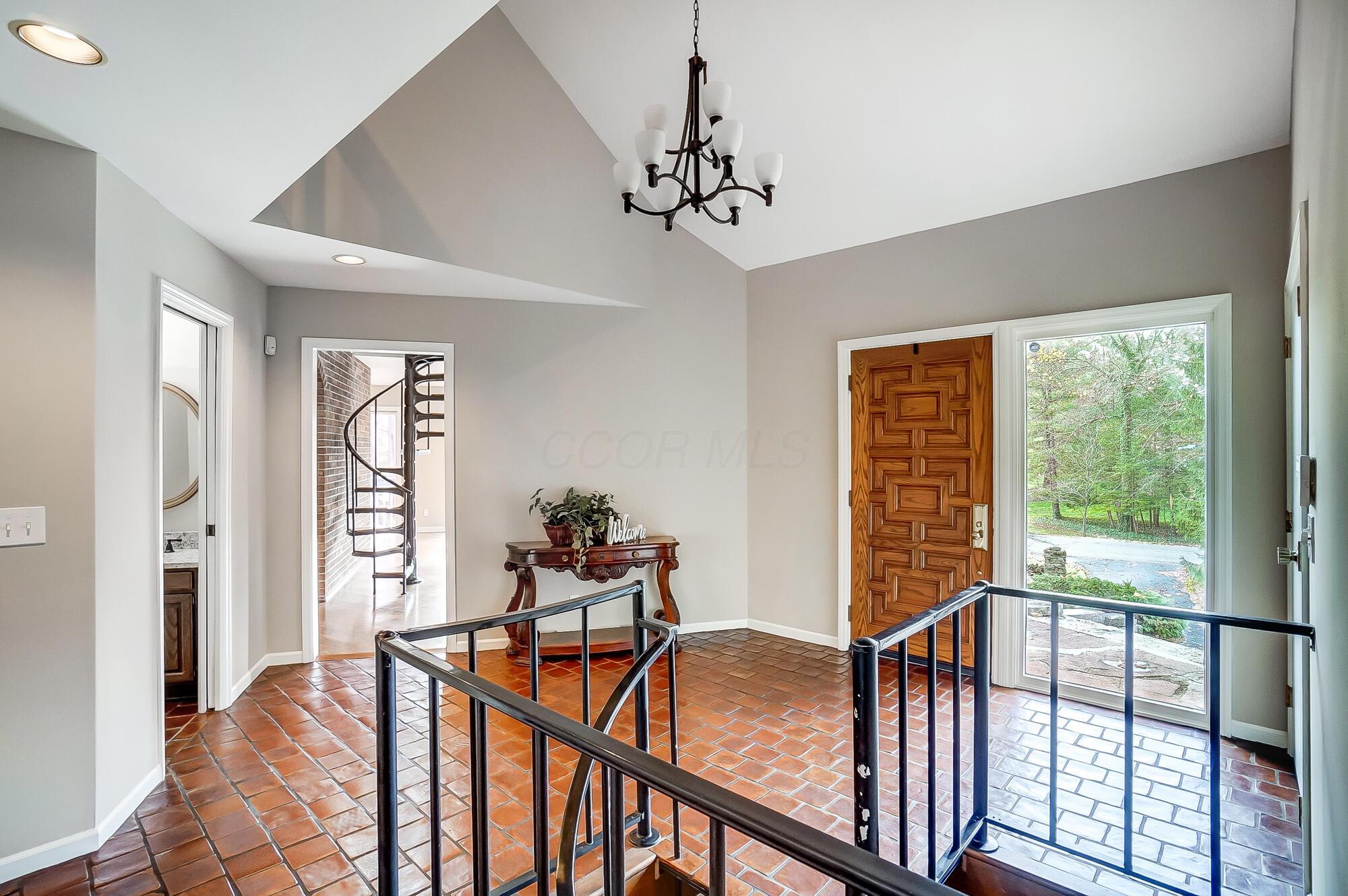 2710 Fairfax Drive