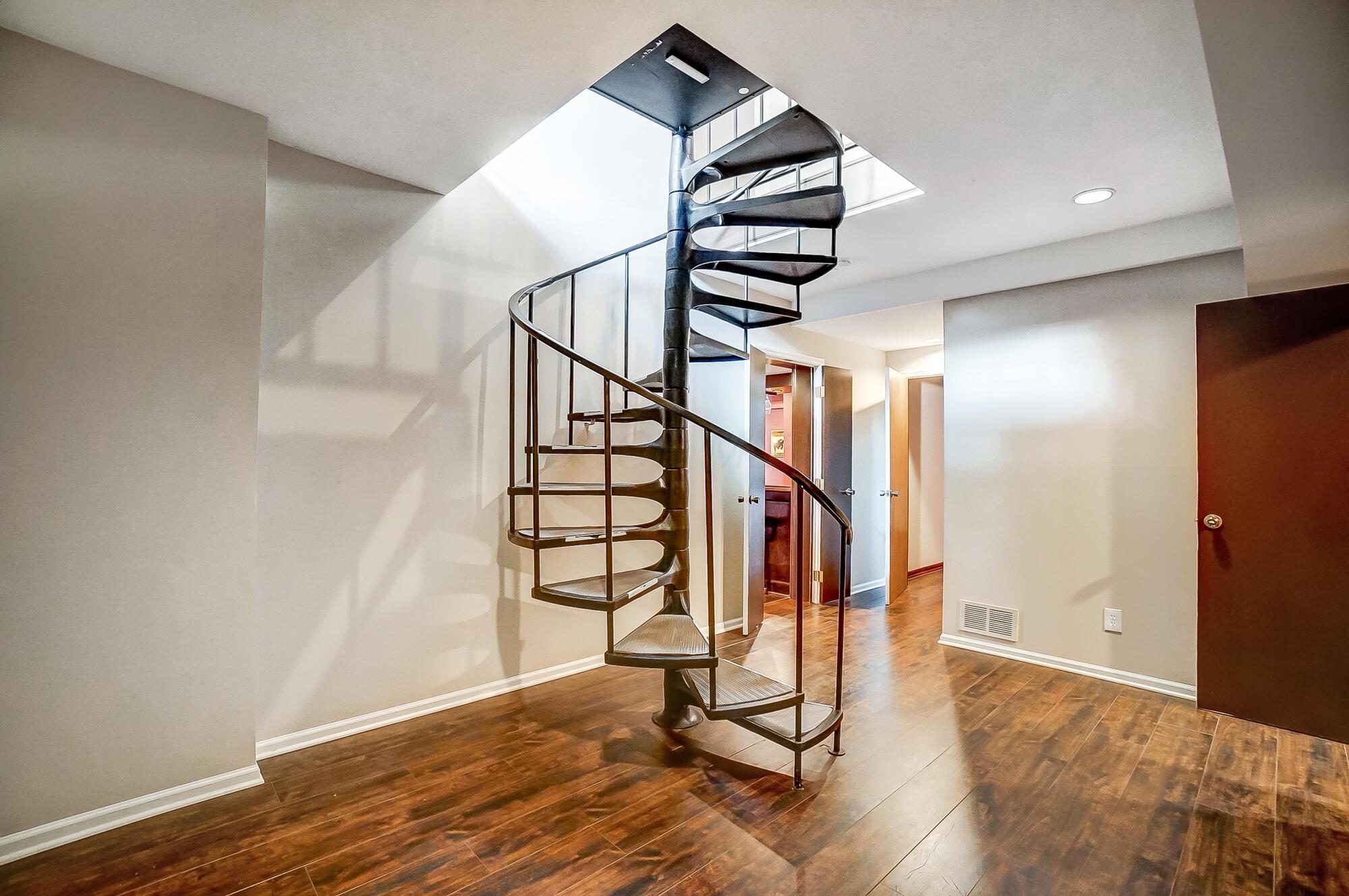 2710 Fairfax Drive