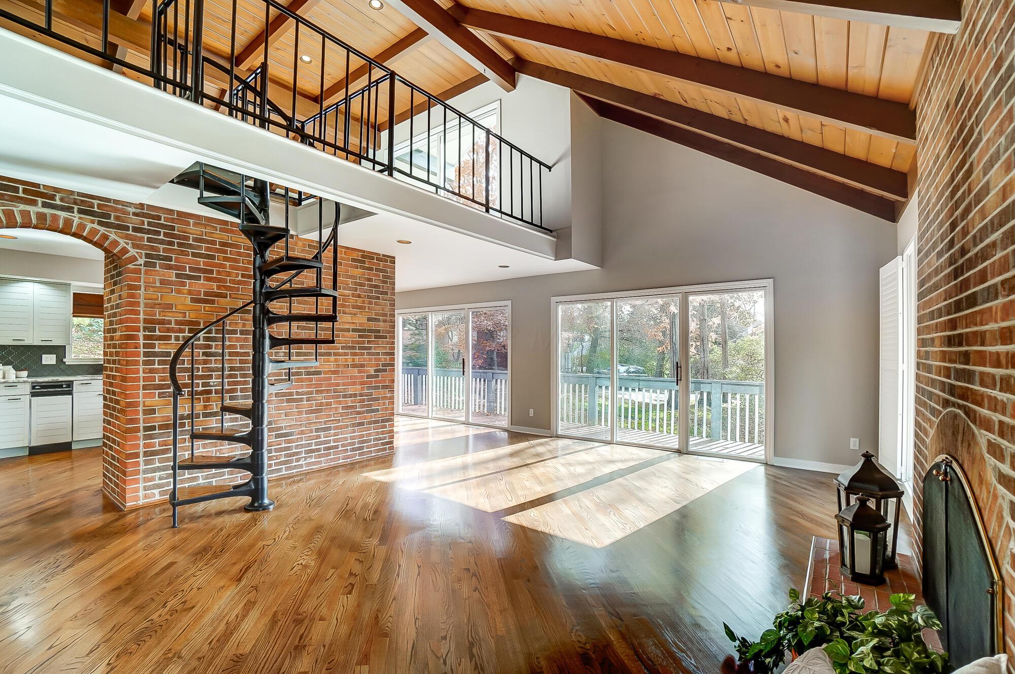 2710 Fairfax Drive