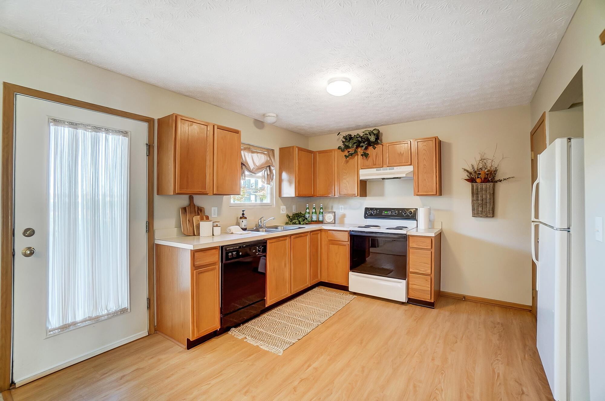 5544 Arklow Way, 123