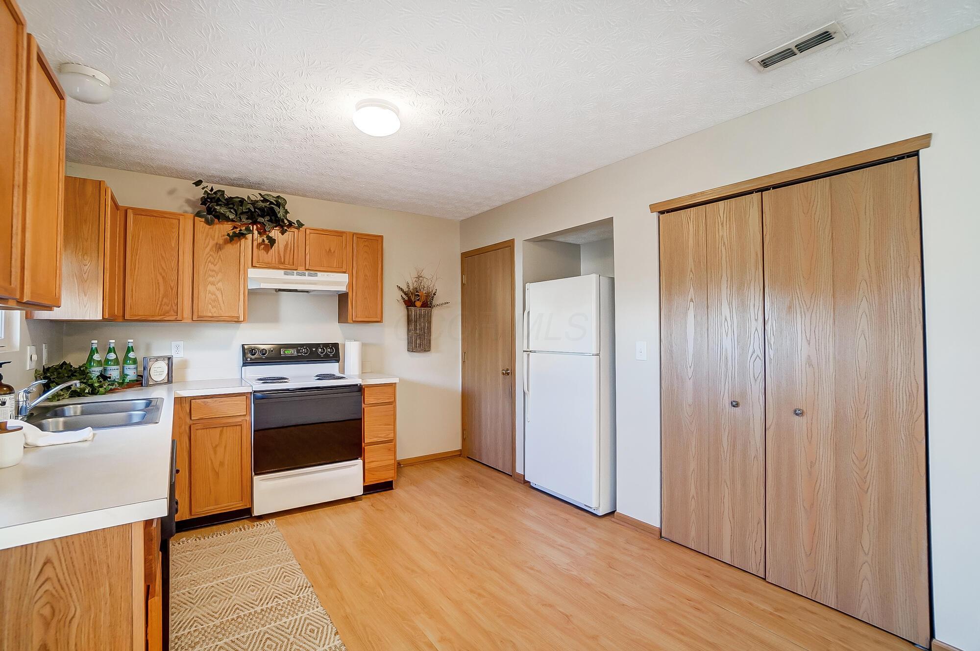 5544 Arklow Way, 123