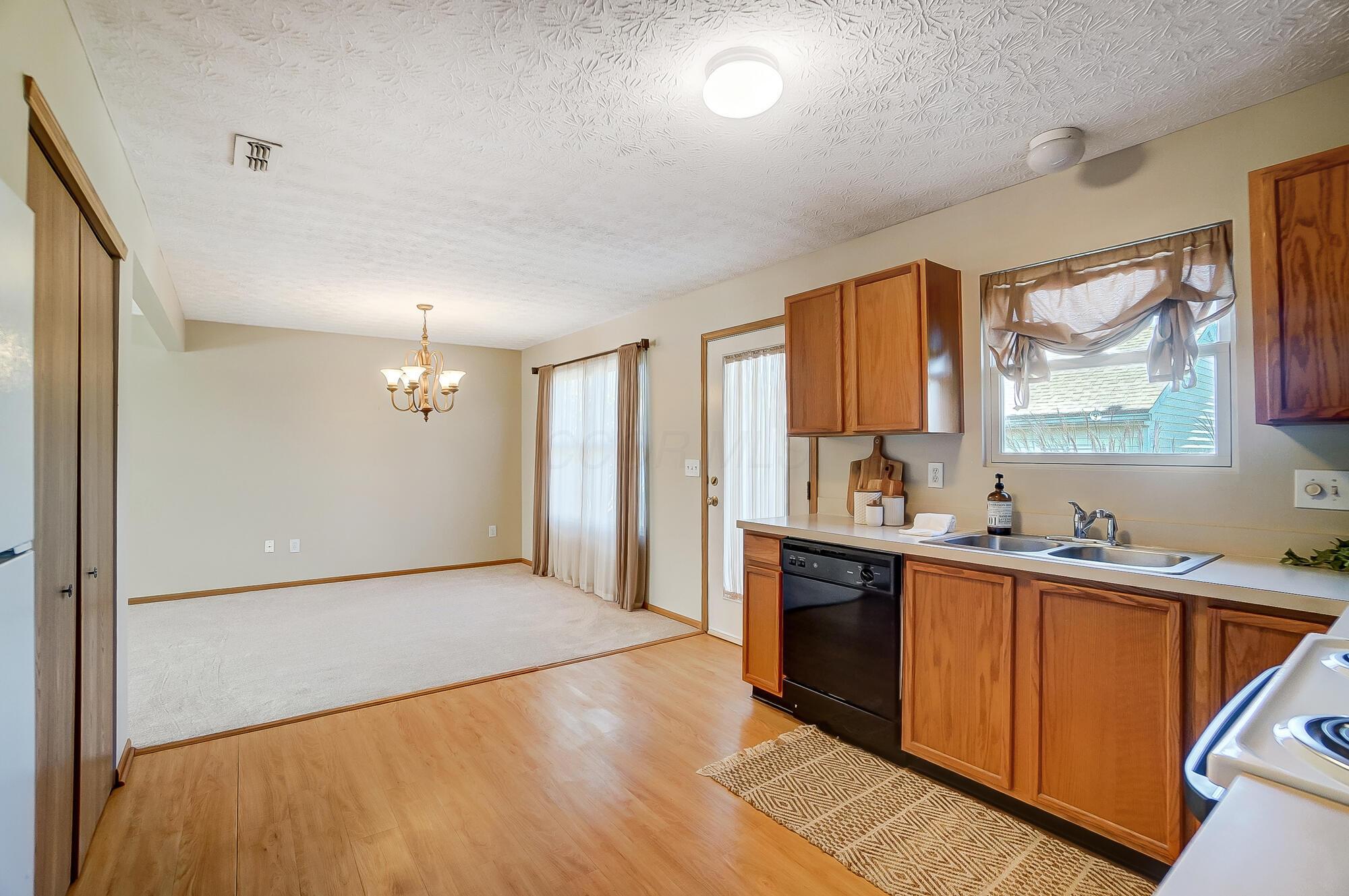 5544 Arklow Way, 123