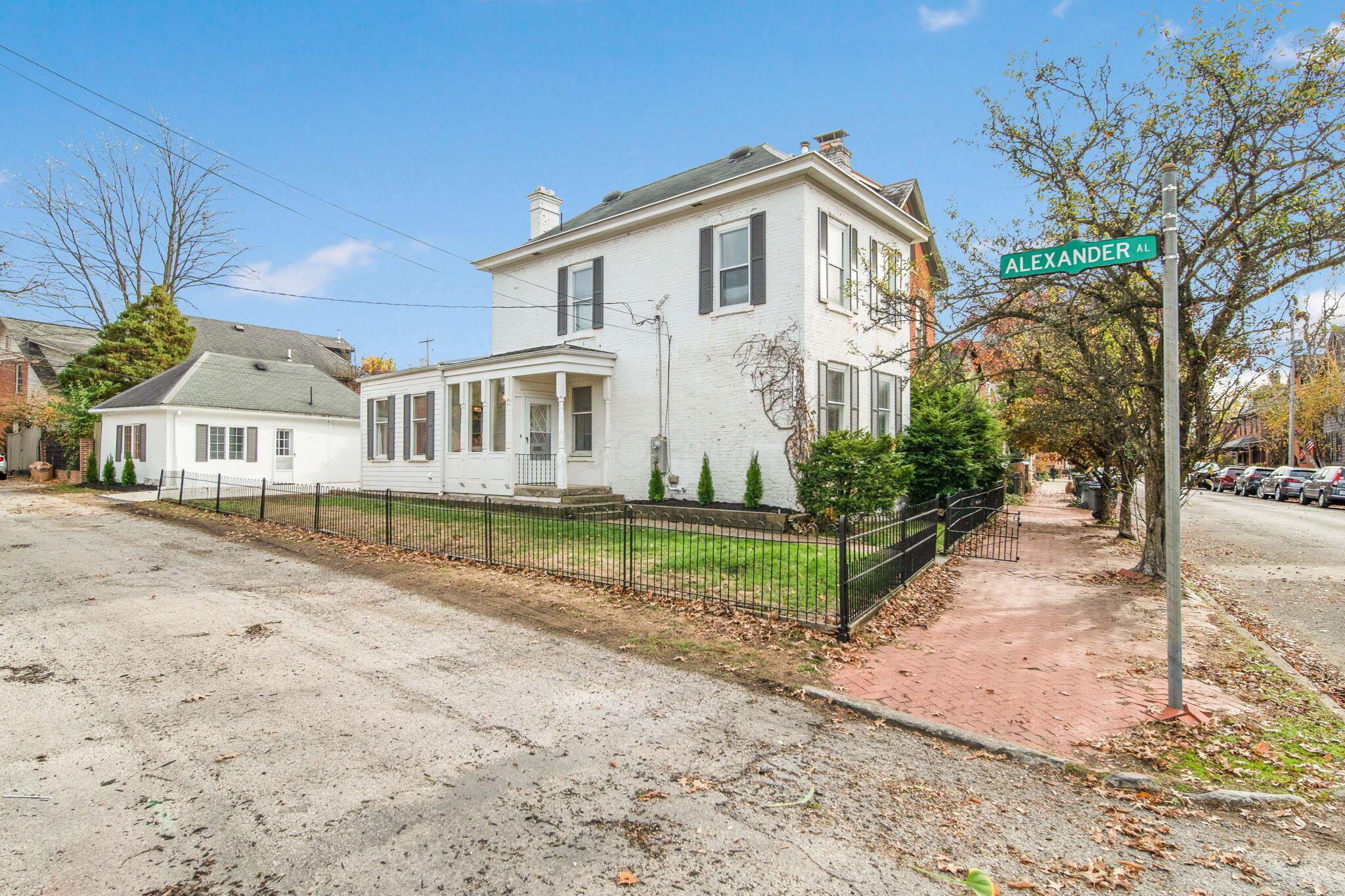 712 S 6th Street