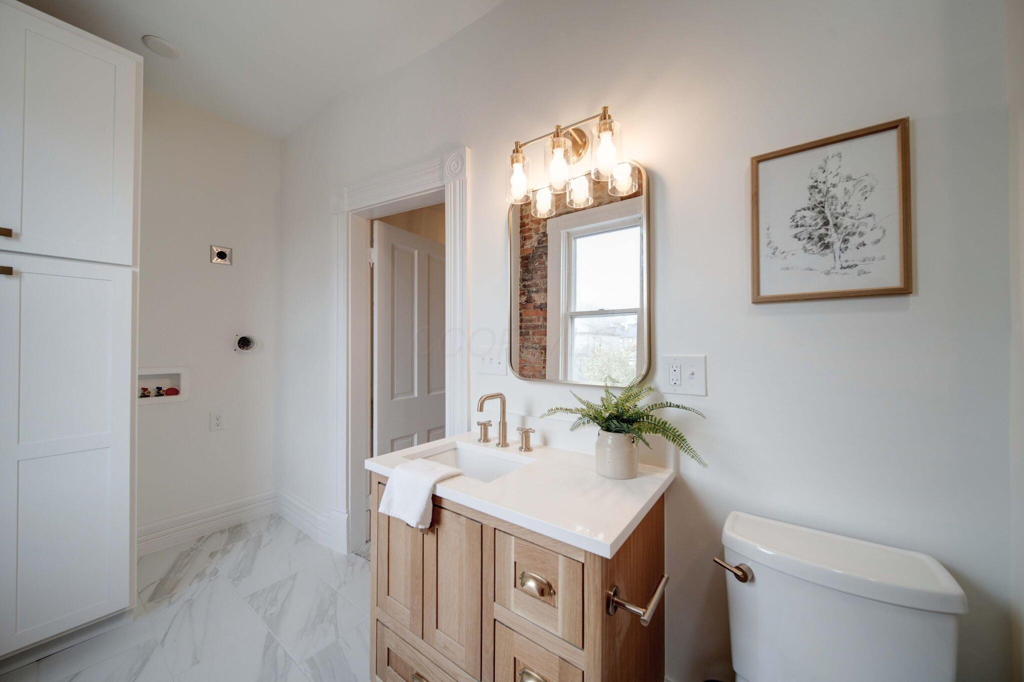712 S 6th Street