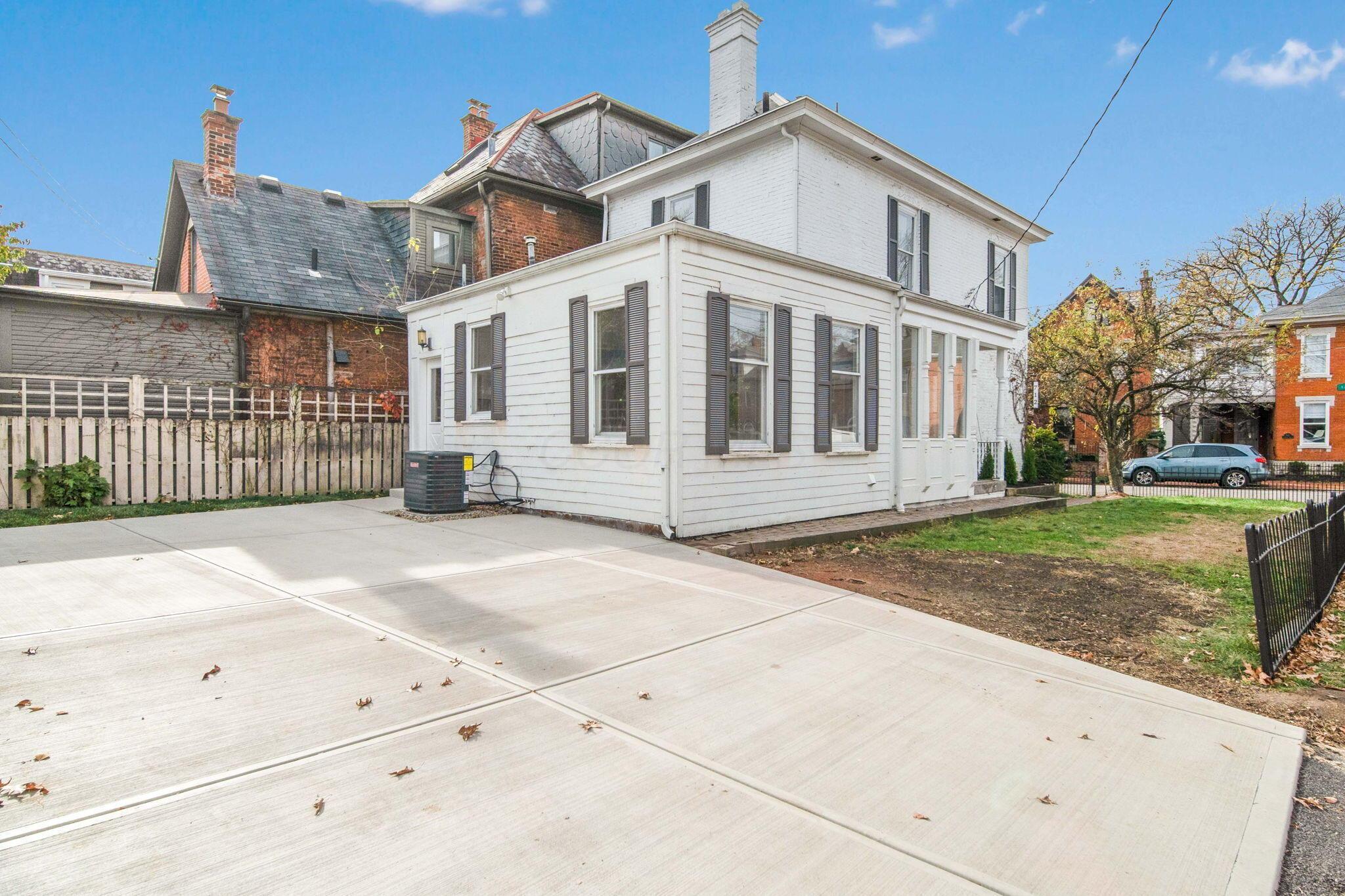 712 S 6th Street