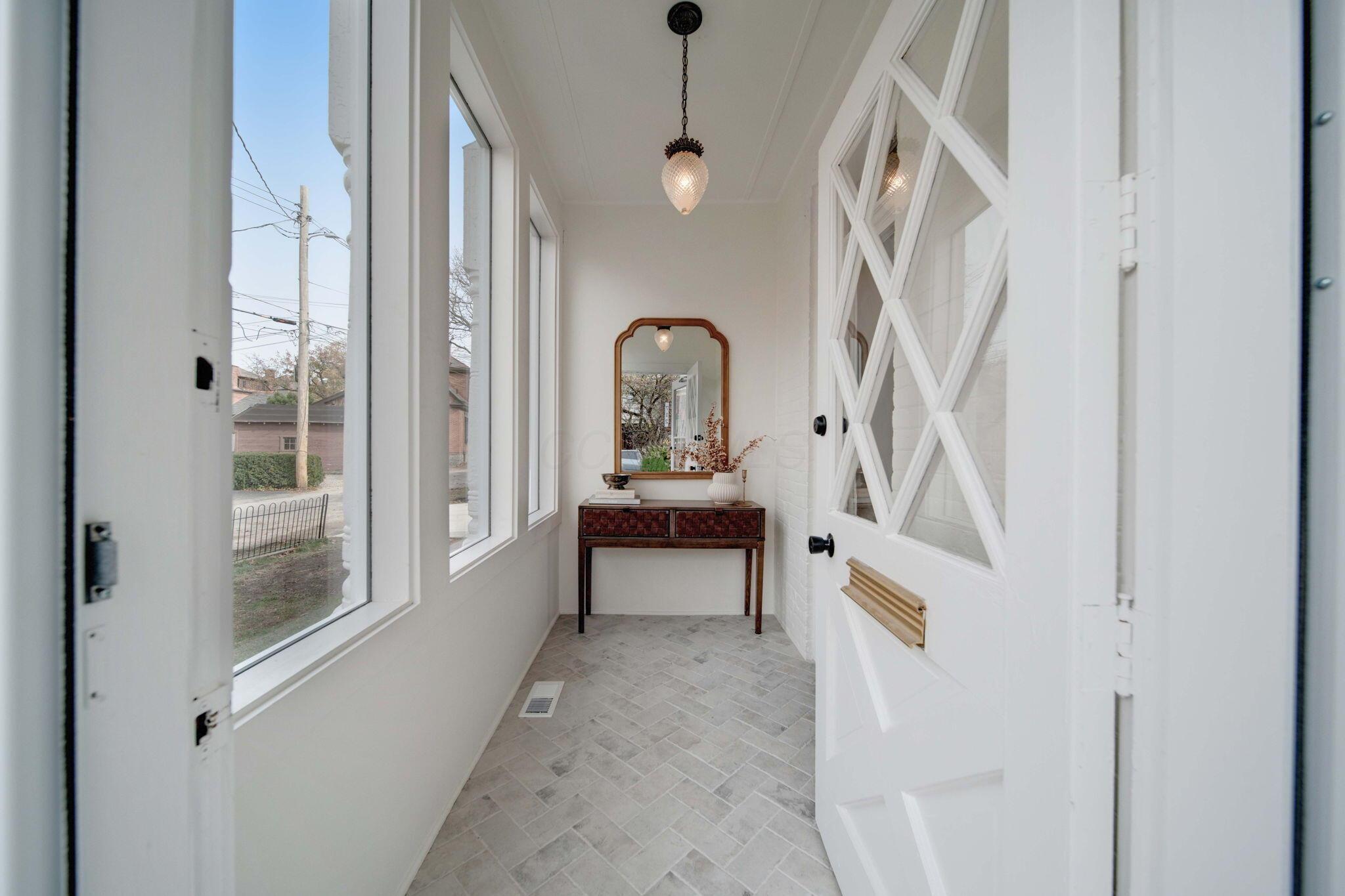 712 S 6th Street
