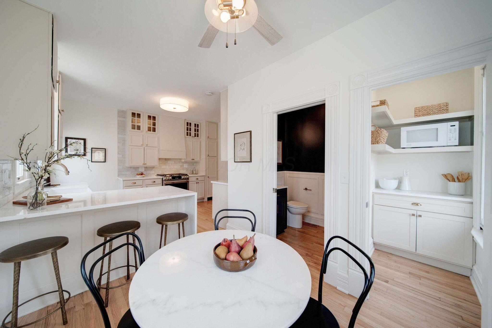 712 S 6th Street