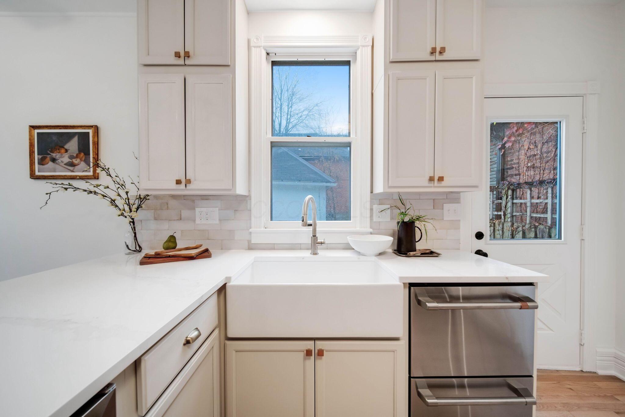 712 S 6th Street