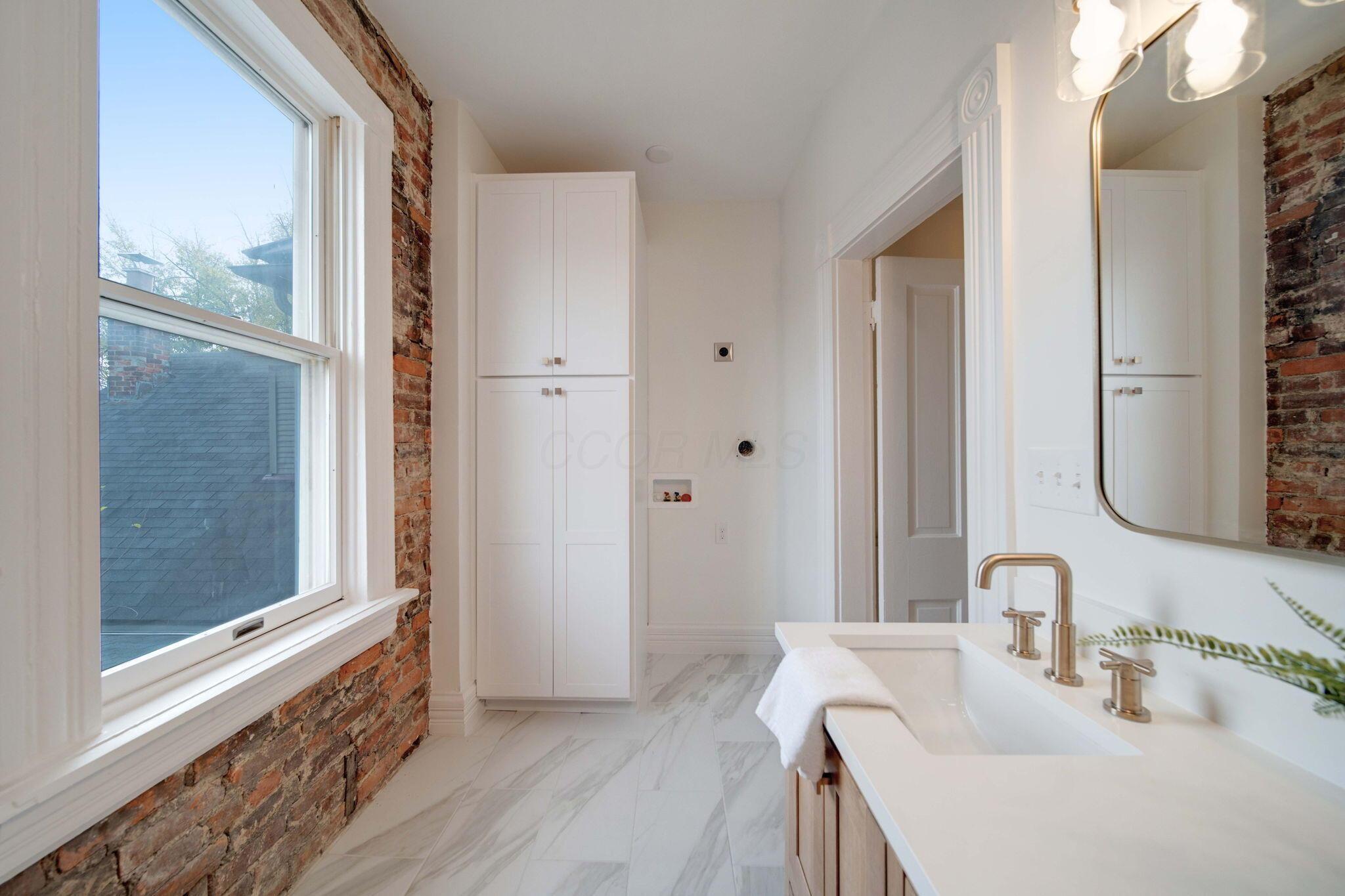 712 S 6th Street
