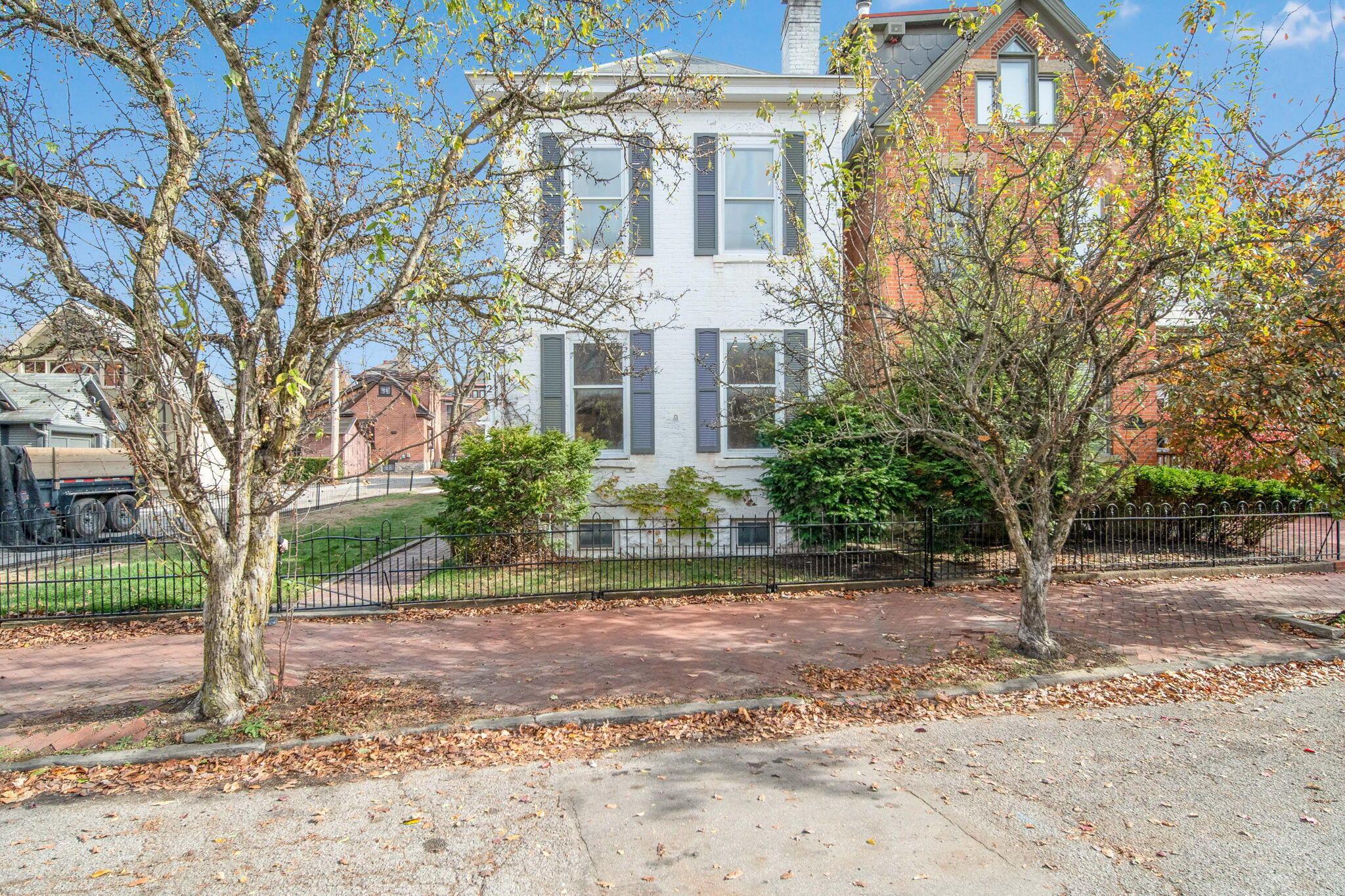 712 S 6th Street