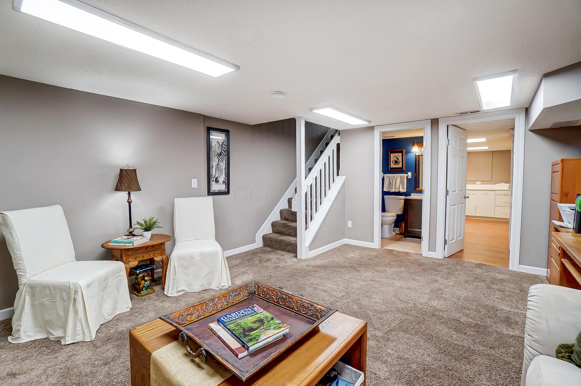 2401 Winona Drive, 87A