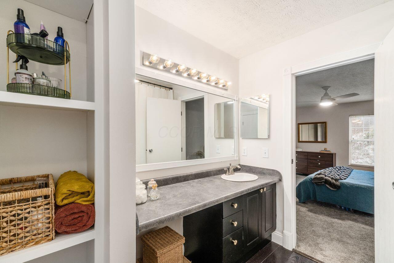 6705 Axtel Drive, 5C