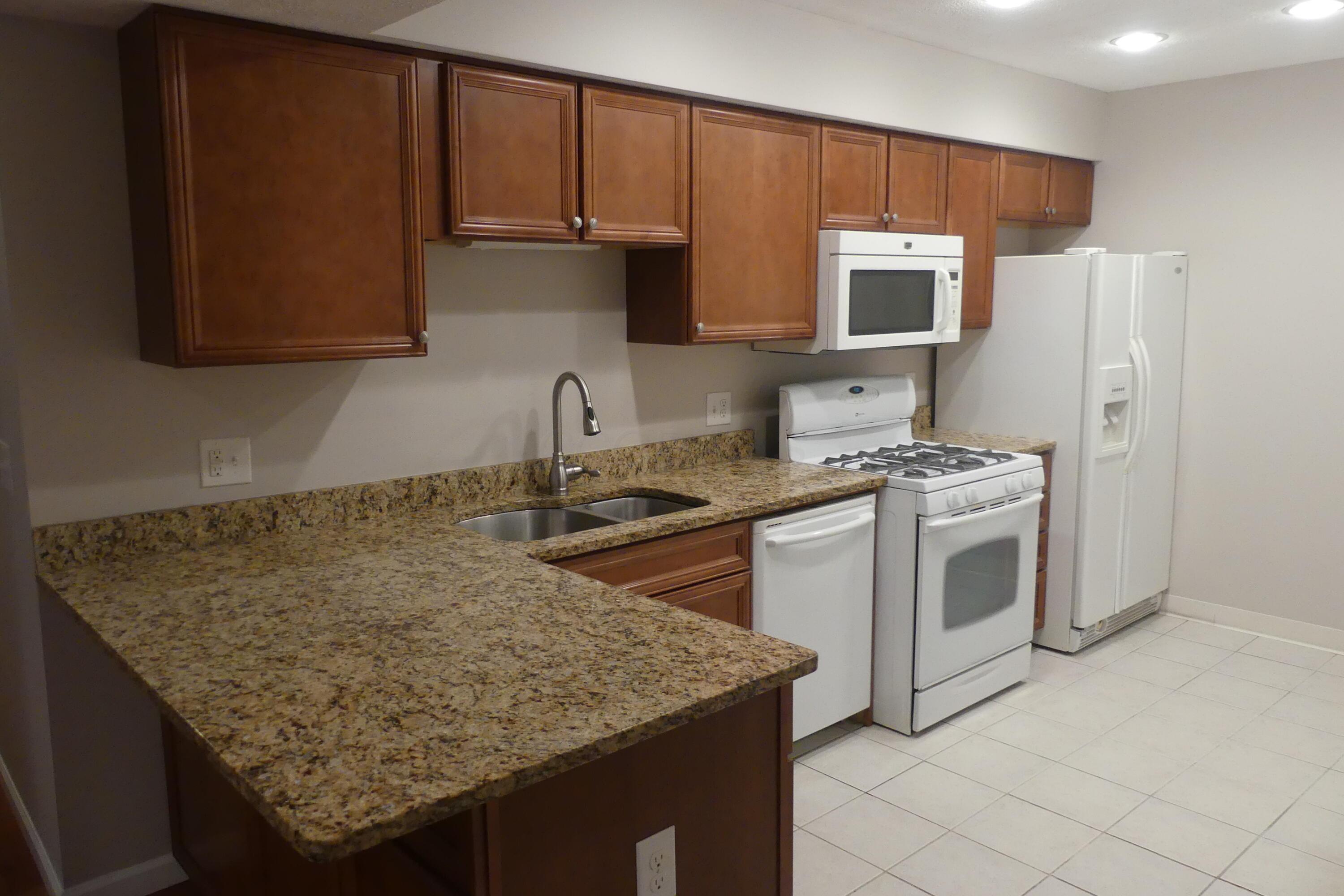 552 Dandy Brush Lane E, 5