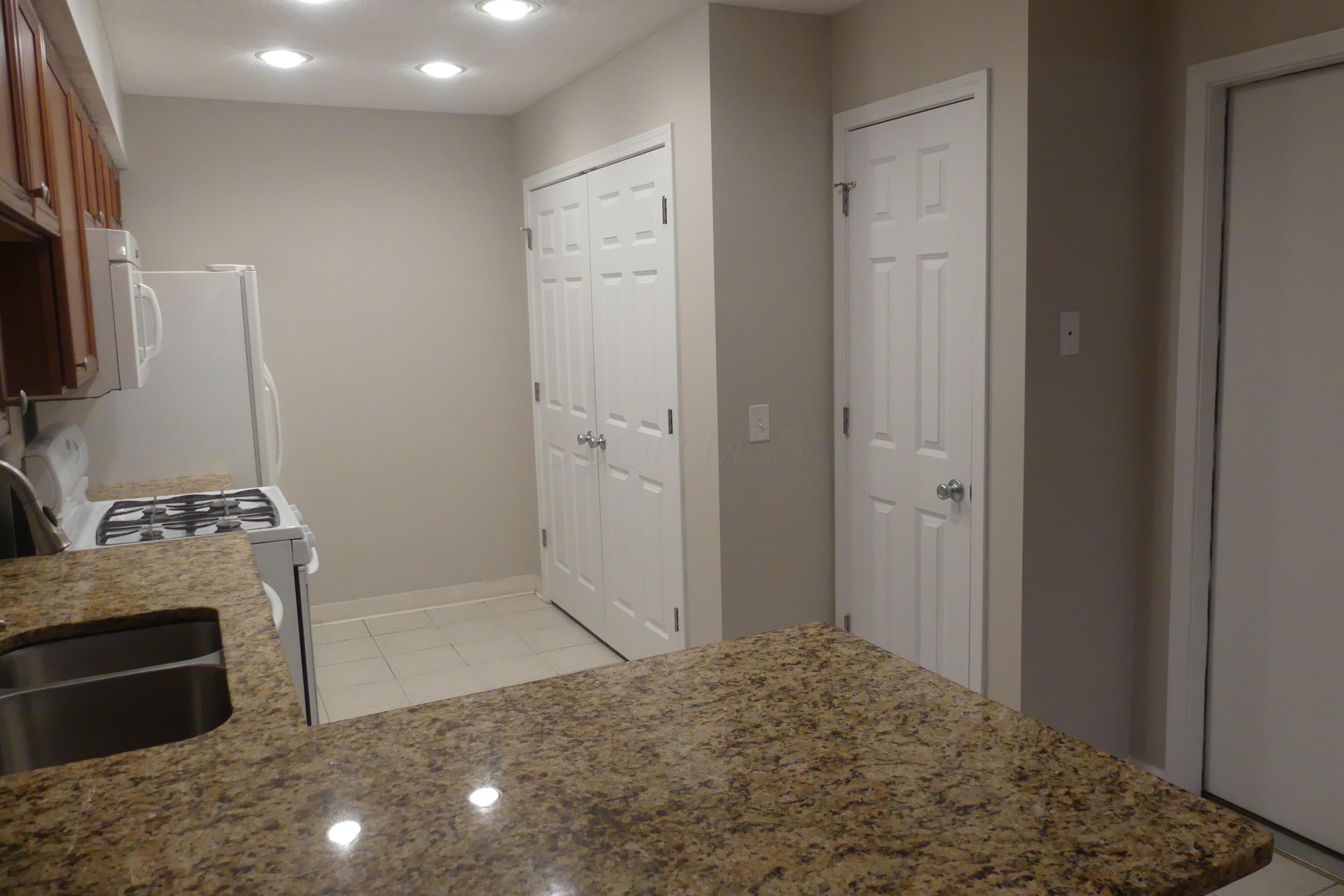 552 Dandy Brush Lane E, 5