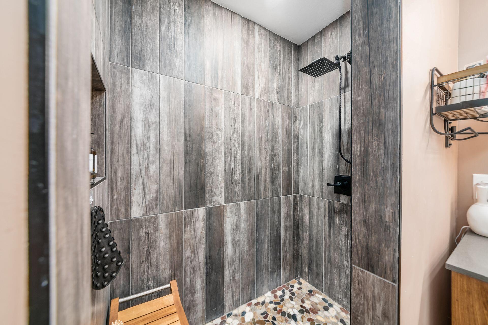 7129 Holderman Street