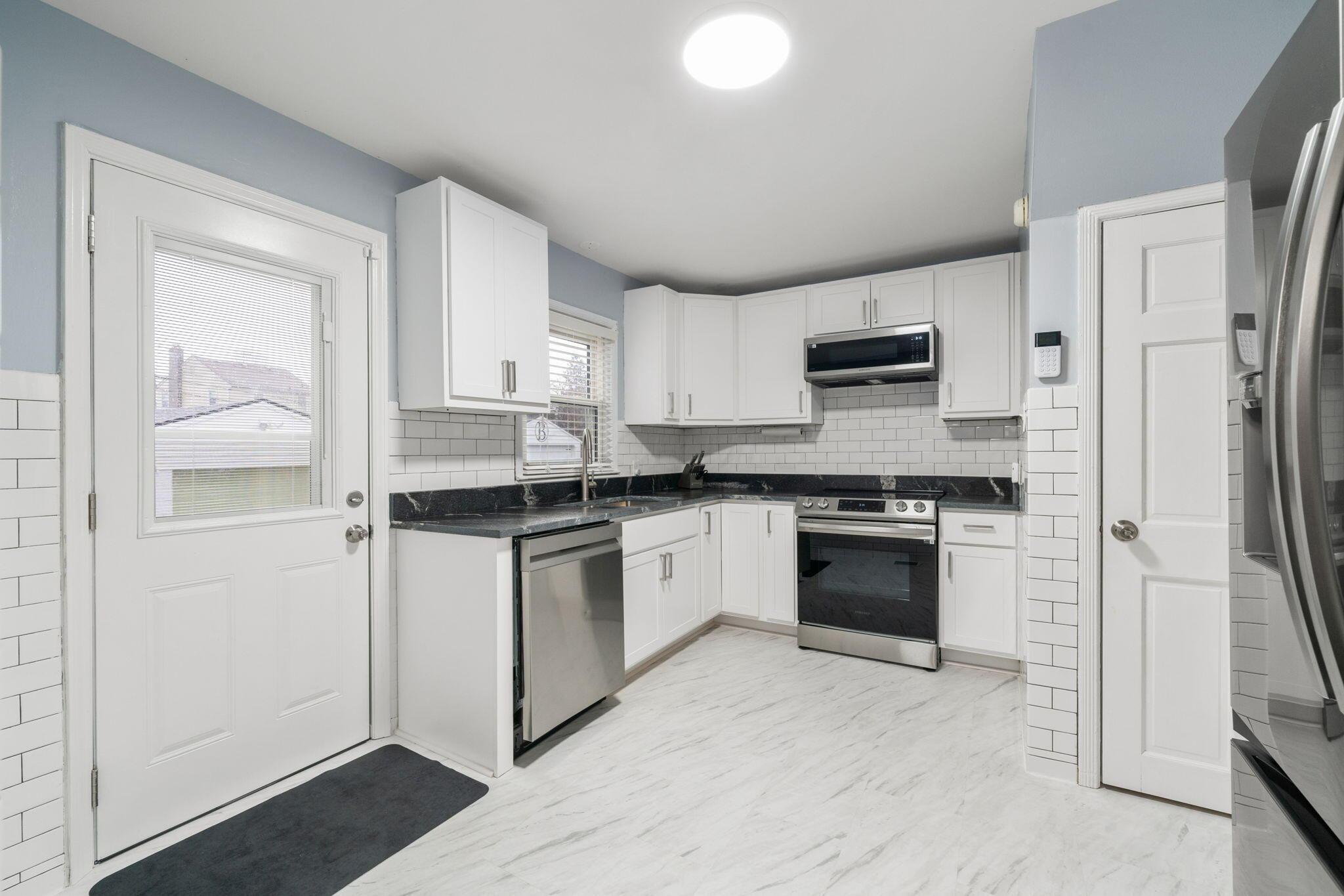 1884 Greenway Avenue S