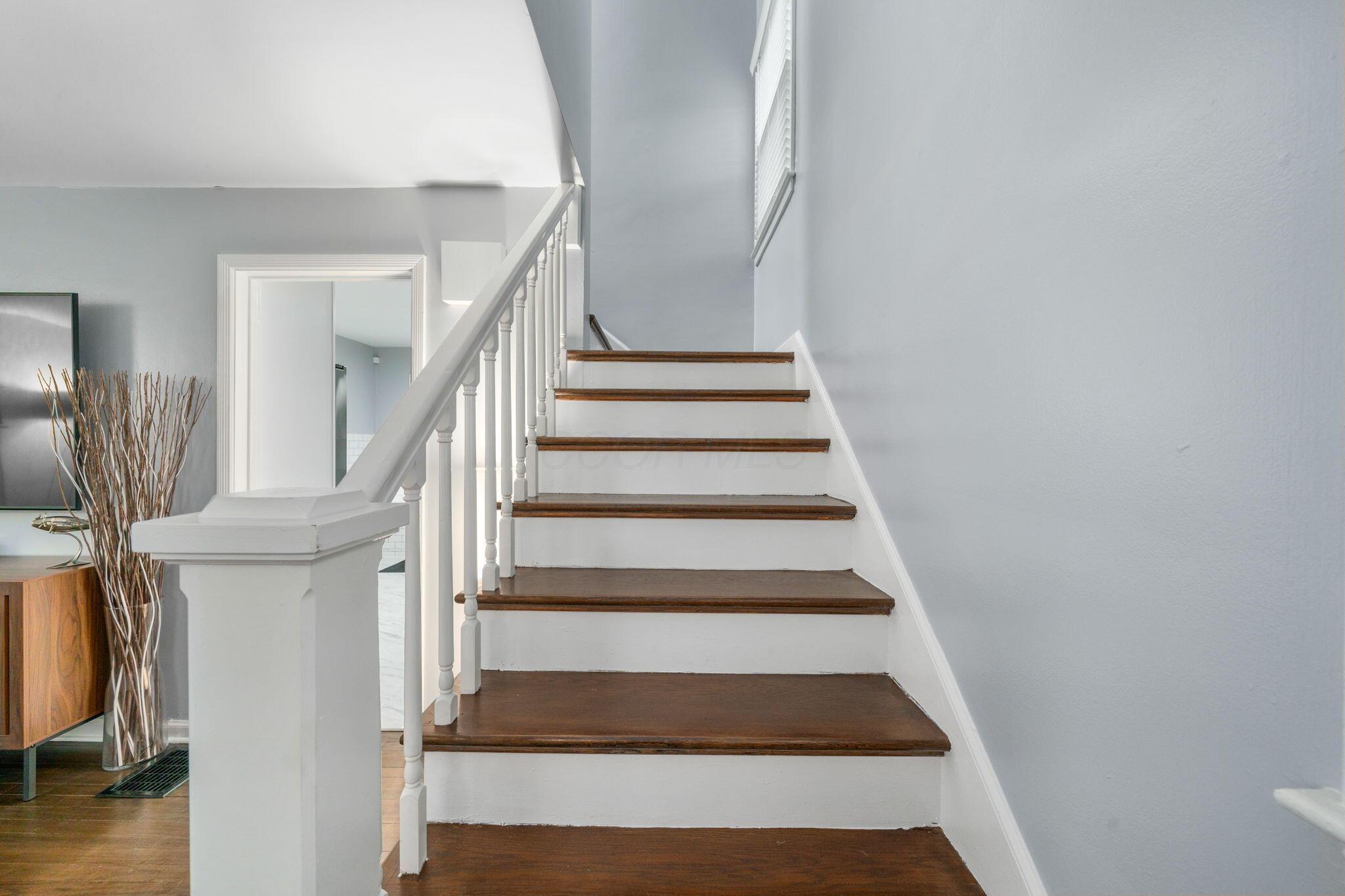 1884 Greenway Avenue S