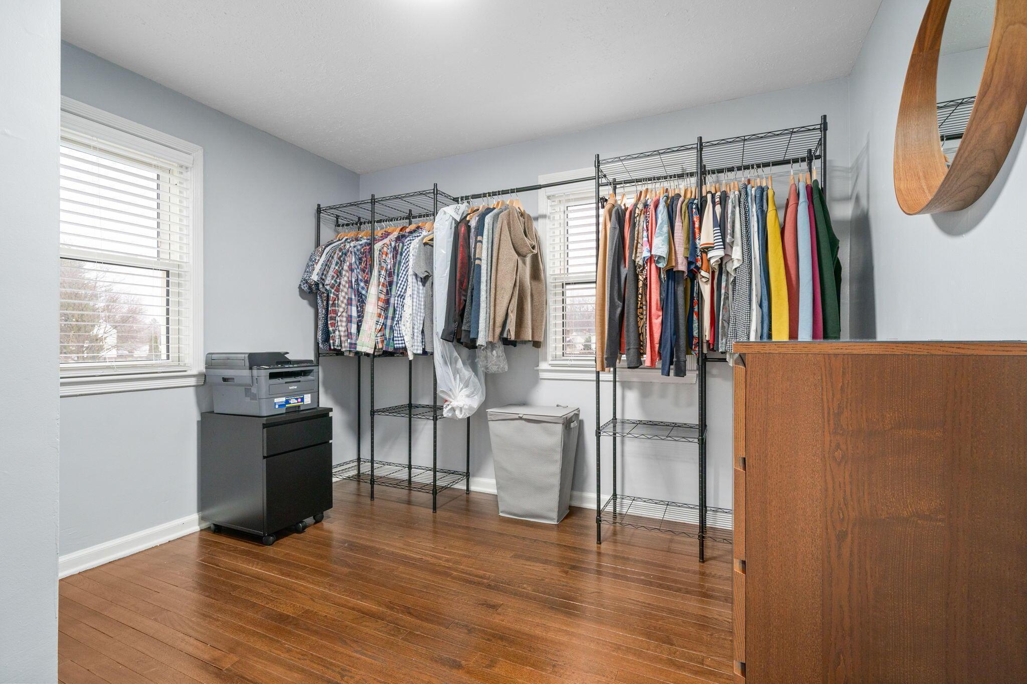 1884 Greenway Avenue S