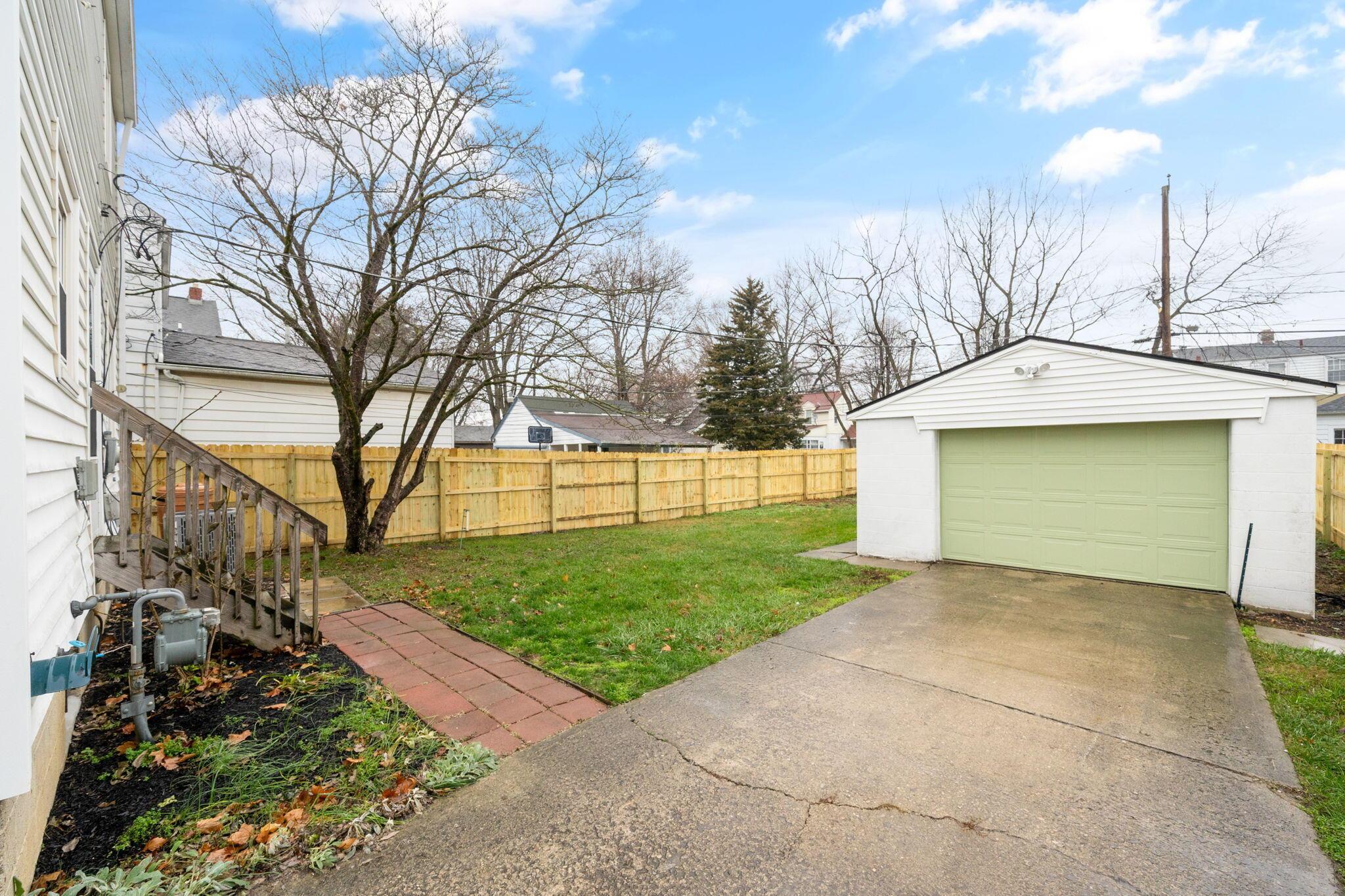 1884 Greenway Avenue S