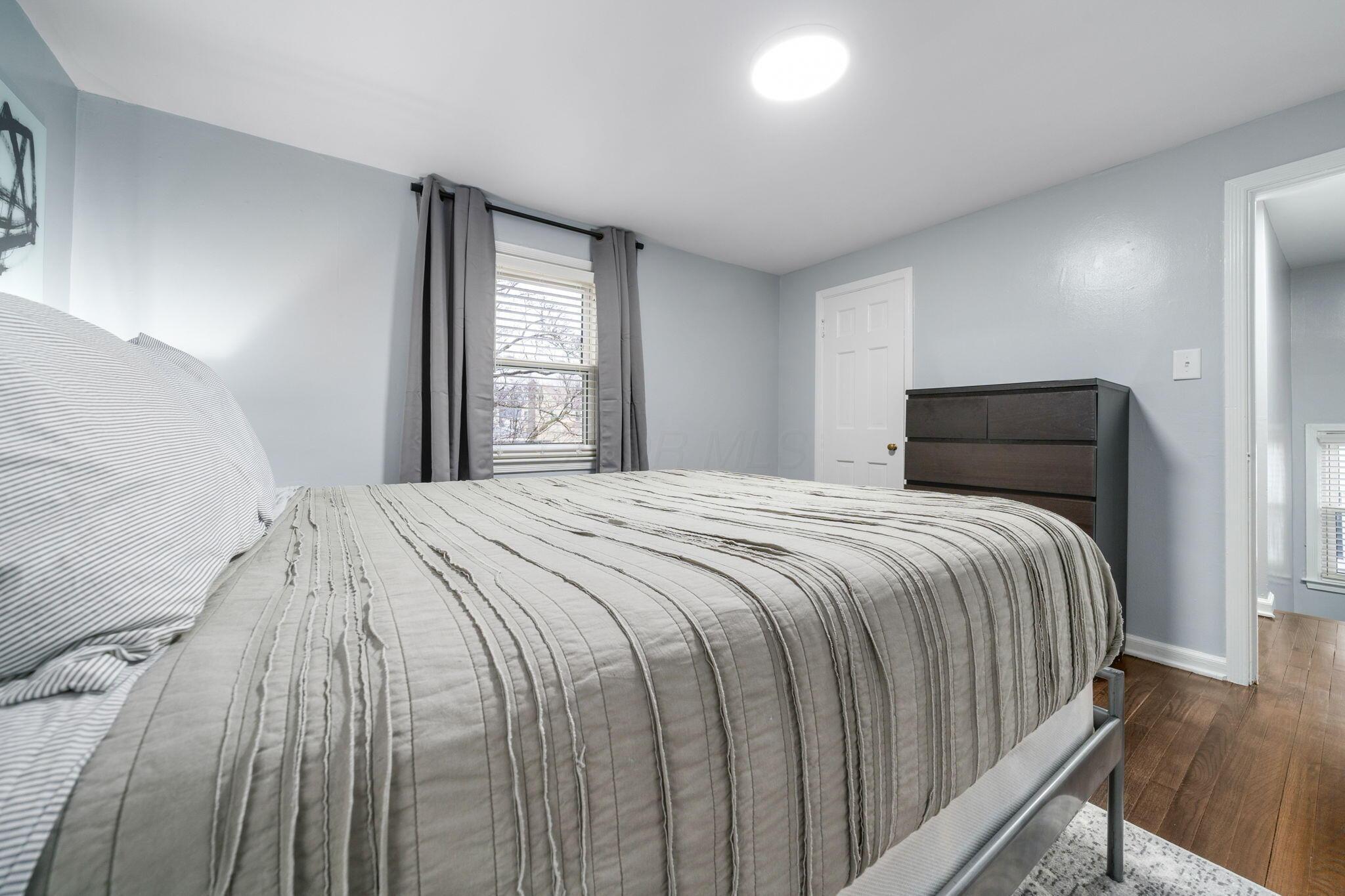 1884 Greenway Avenue S