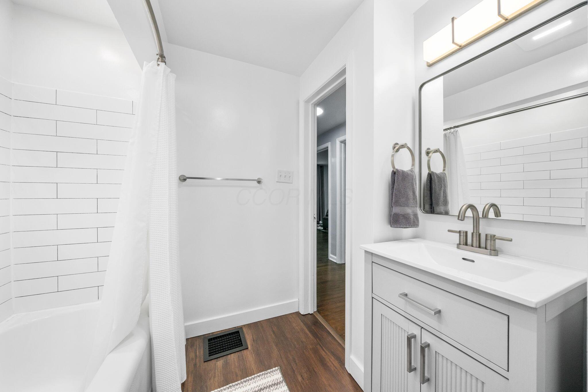 1884 Greenway Avenue S