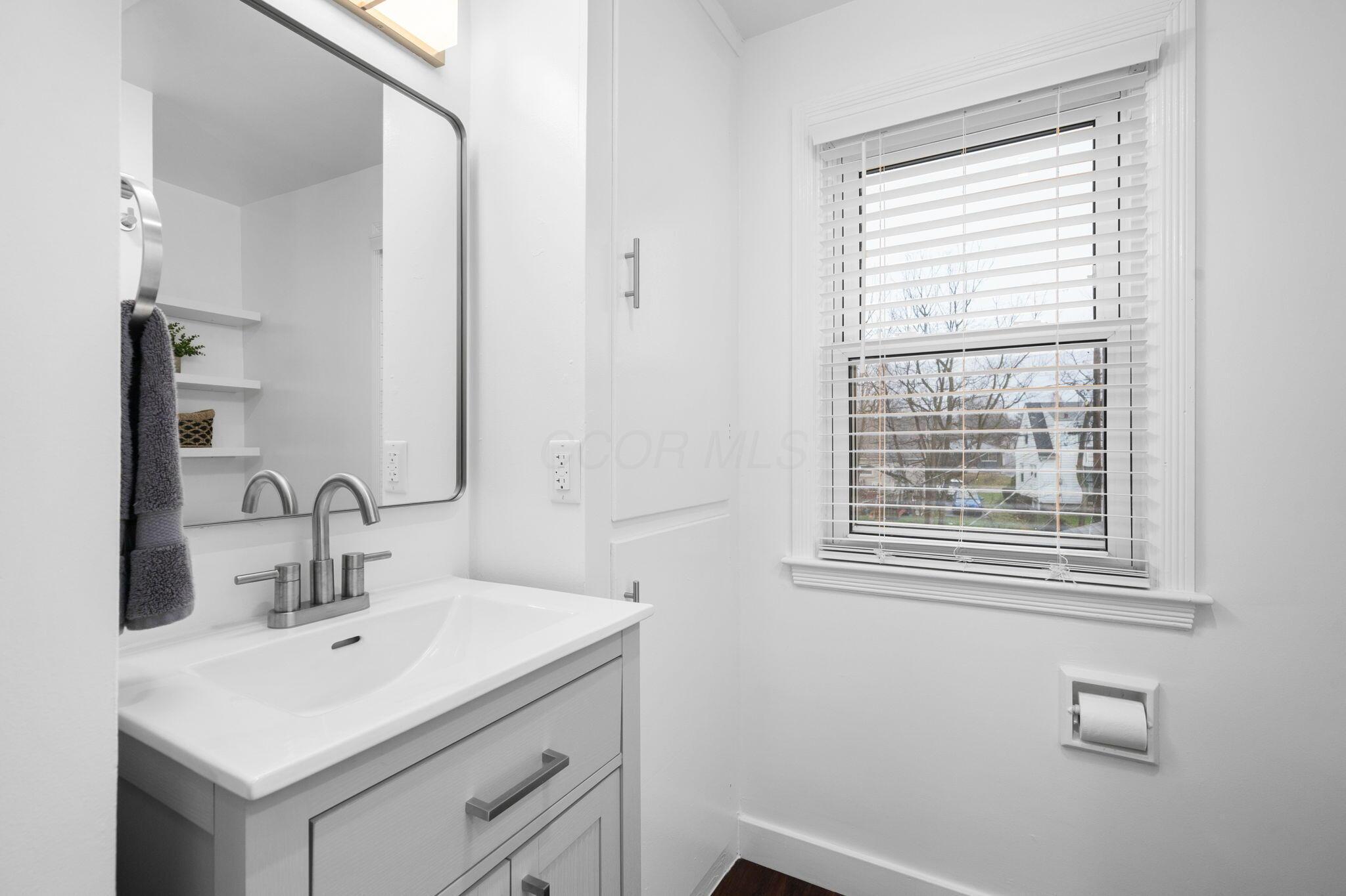 1884 Greenway Avenue S