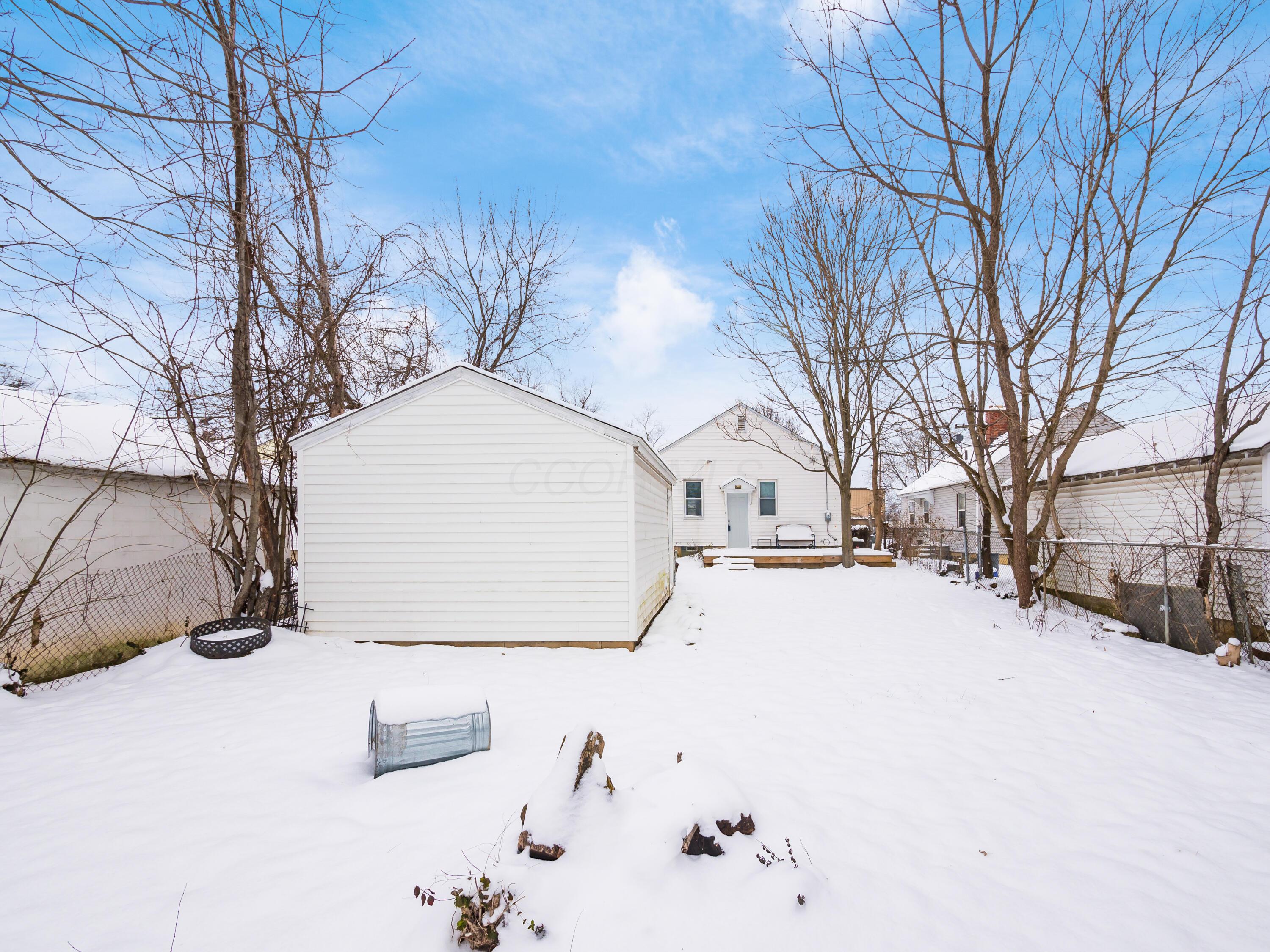1895 E North Broadway Street
