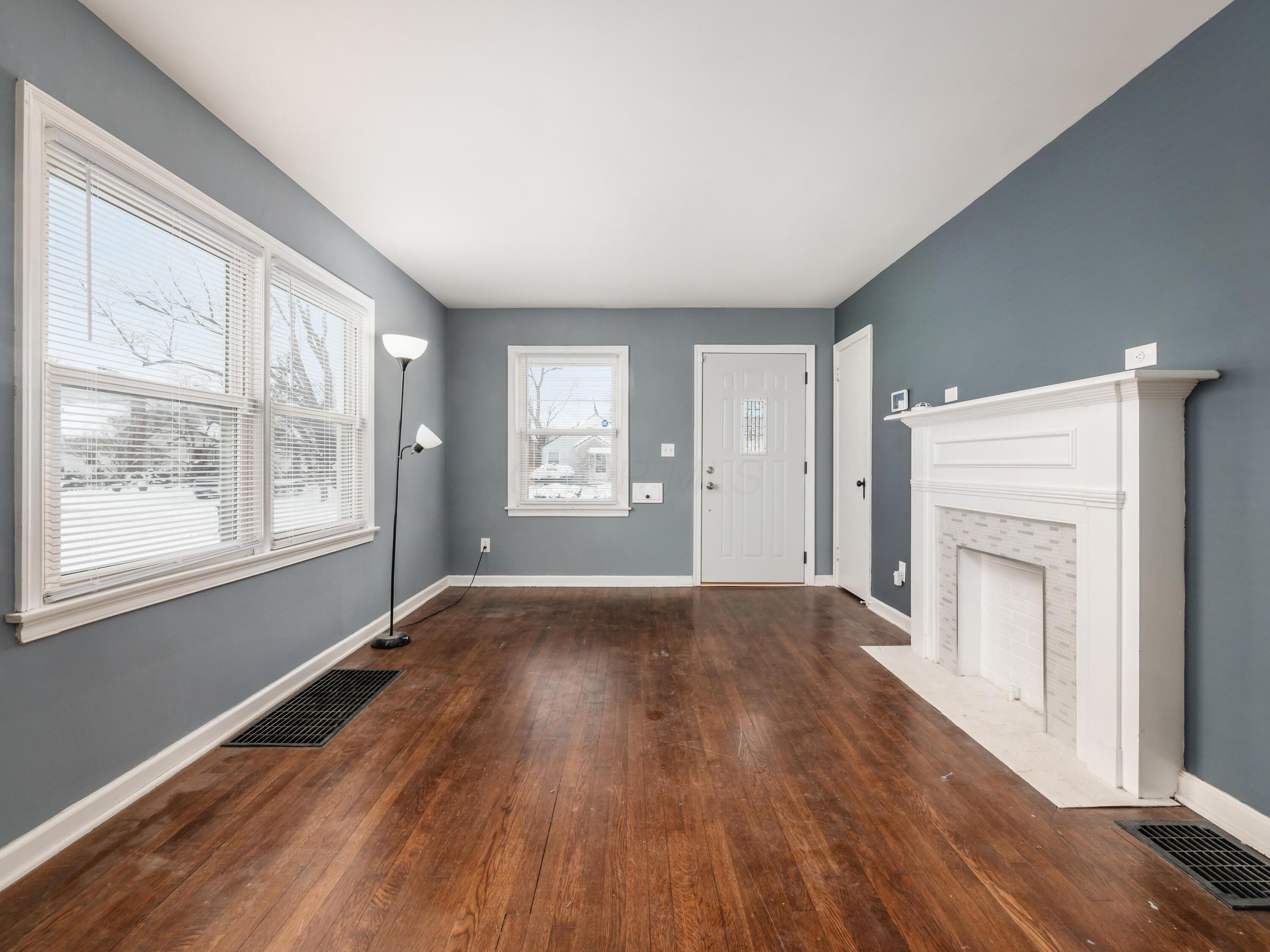 1895 E North Broadway Street