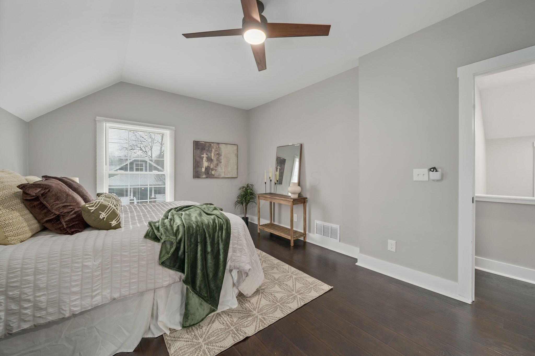 557 E Mithoff Street