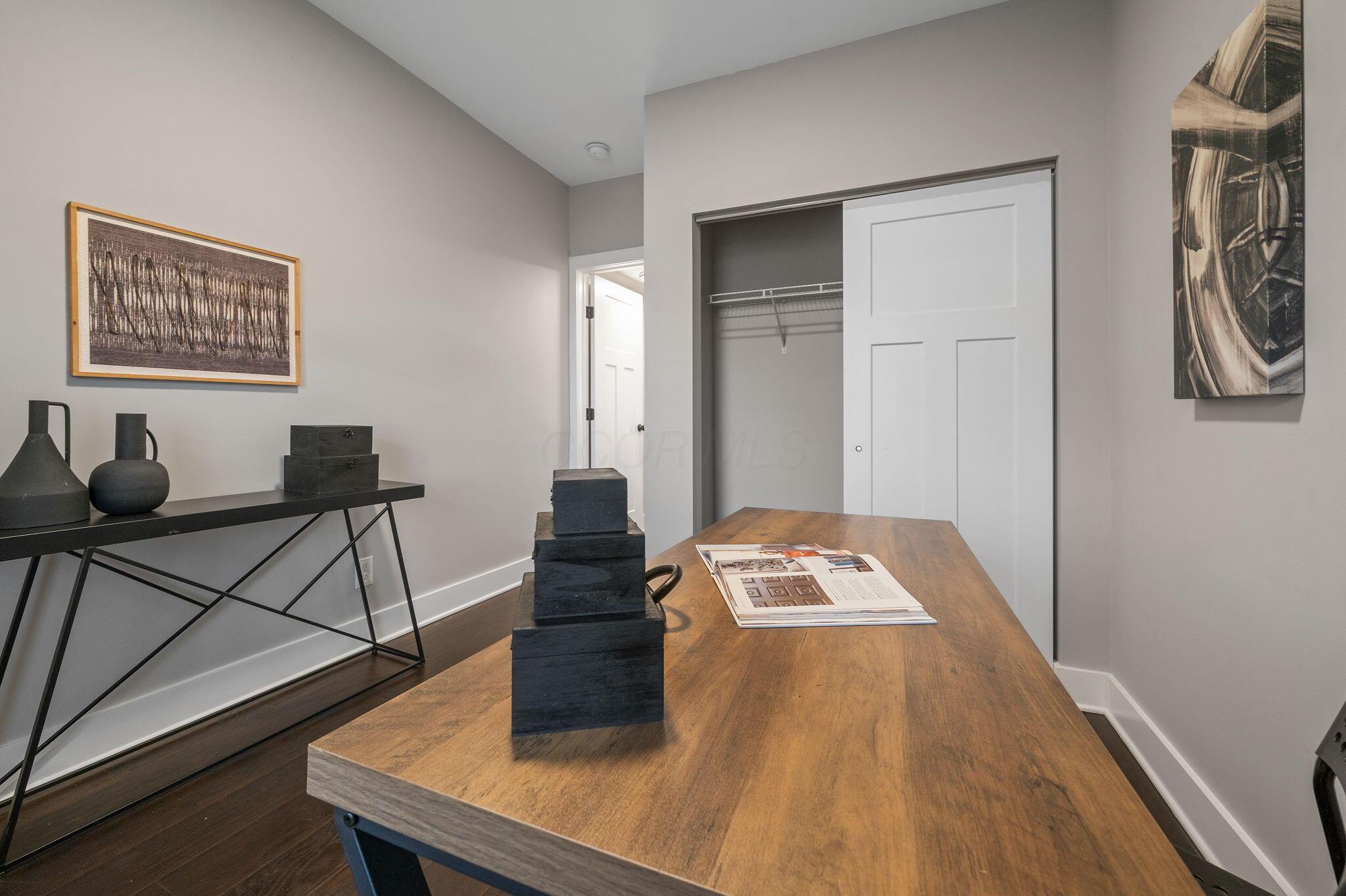 557 E Mithoff Street