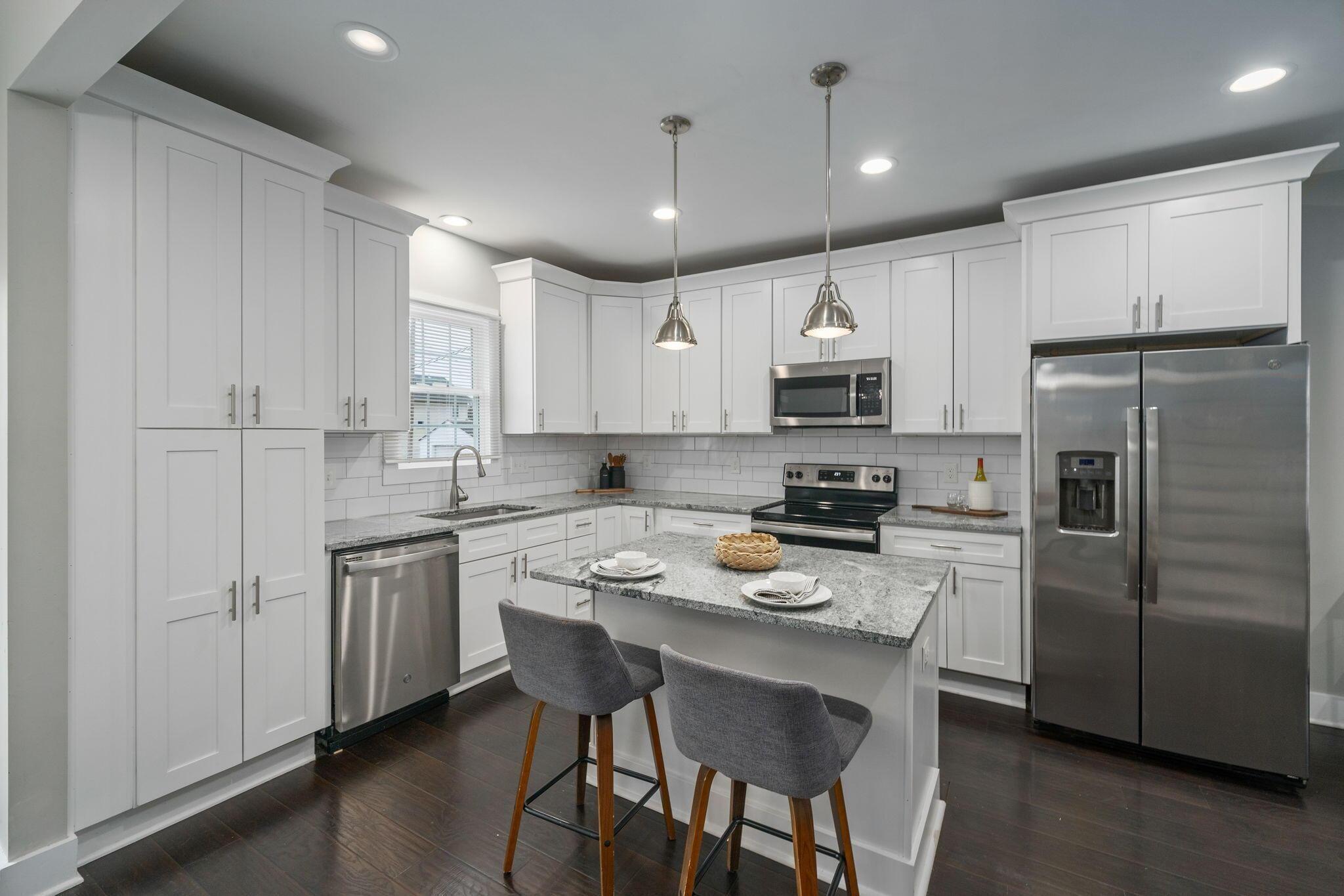 557 E Mithoff Street