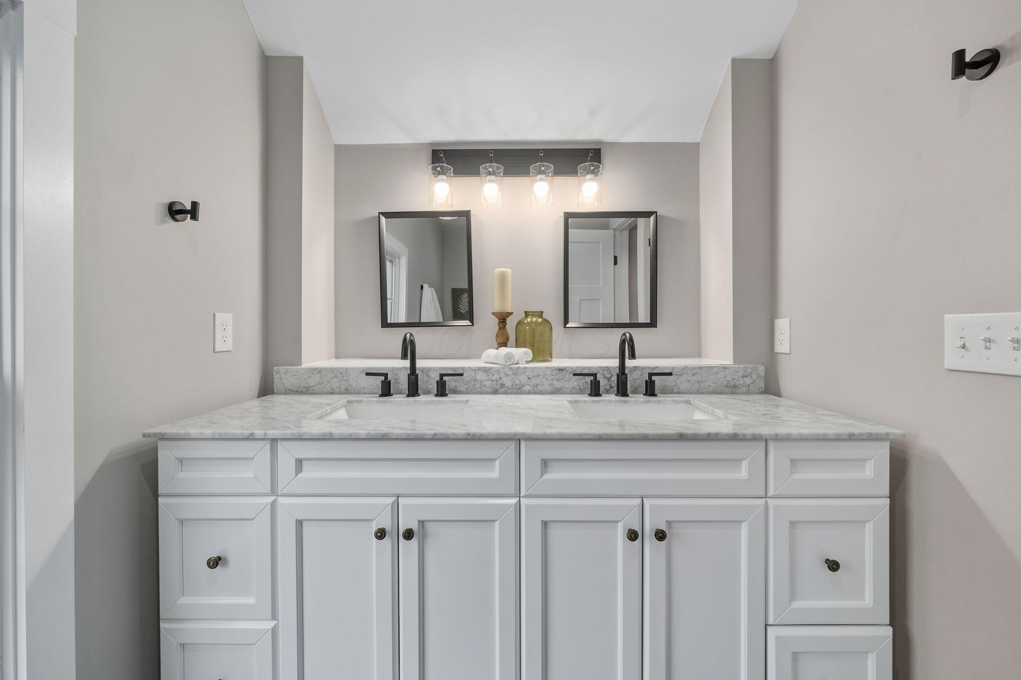 557 E Mithoff Street