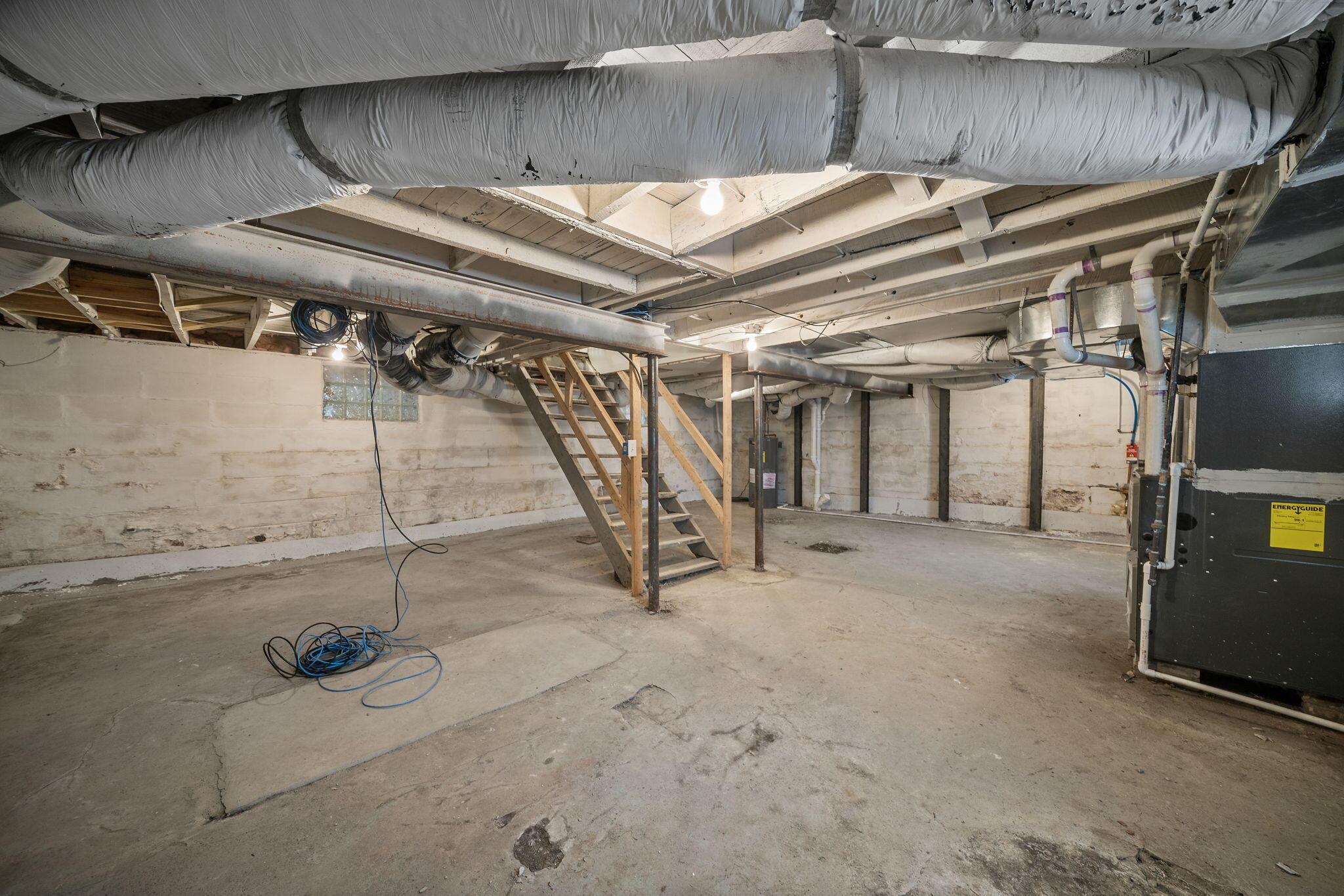 557 E Mithoff Street