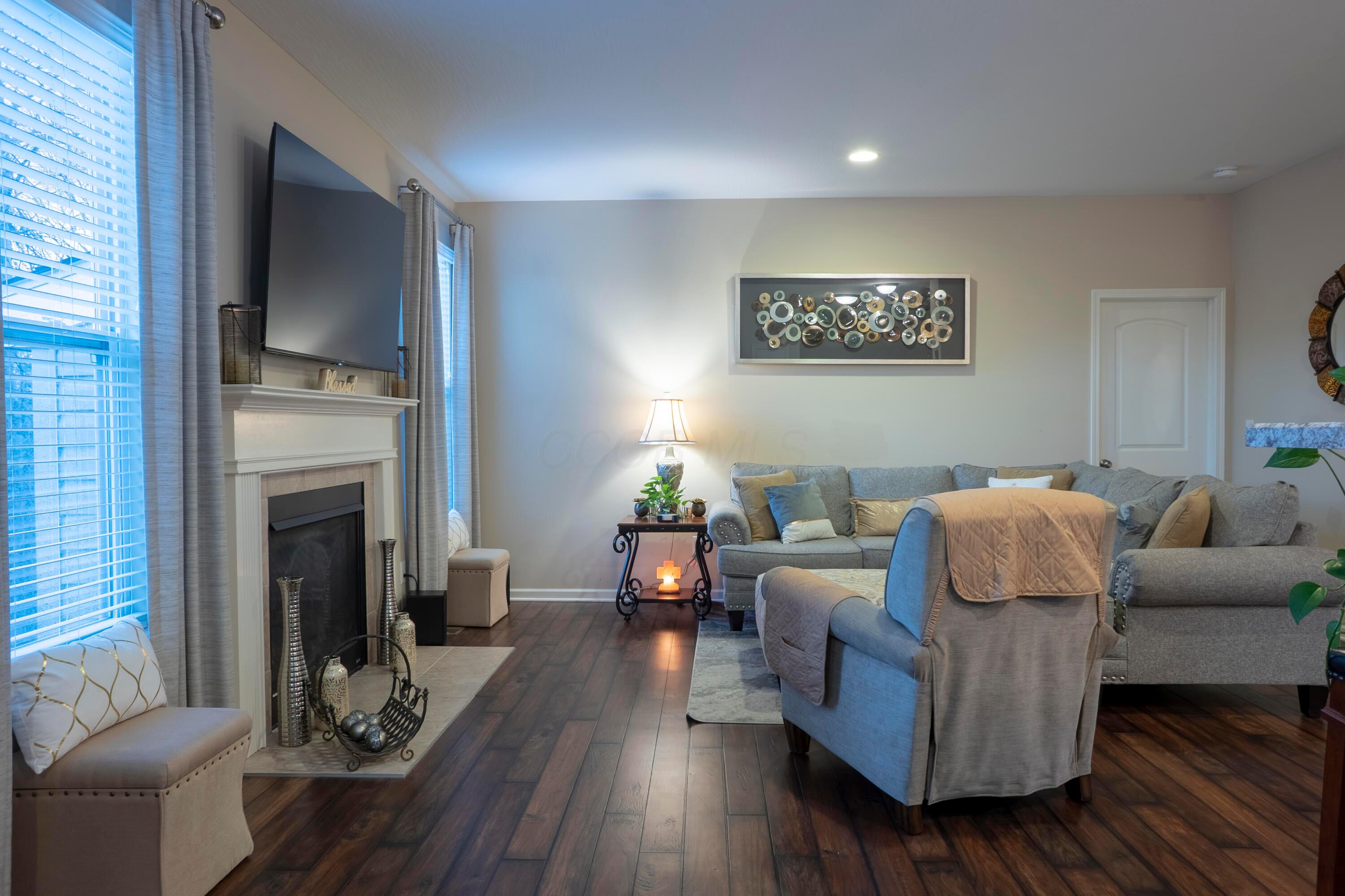 127 Broadstone Circle W