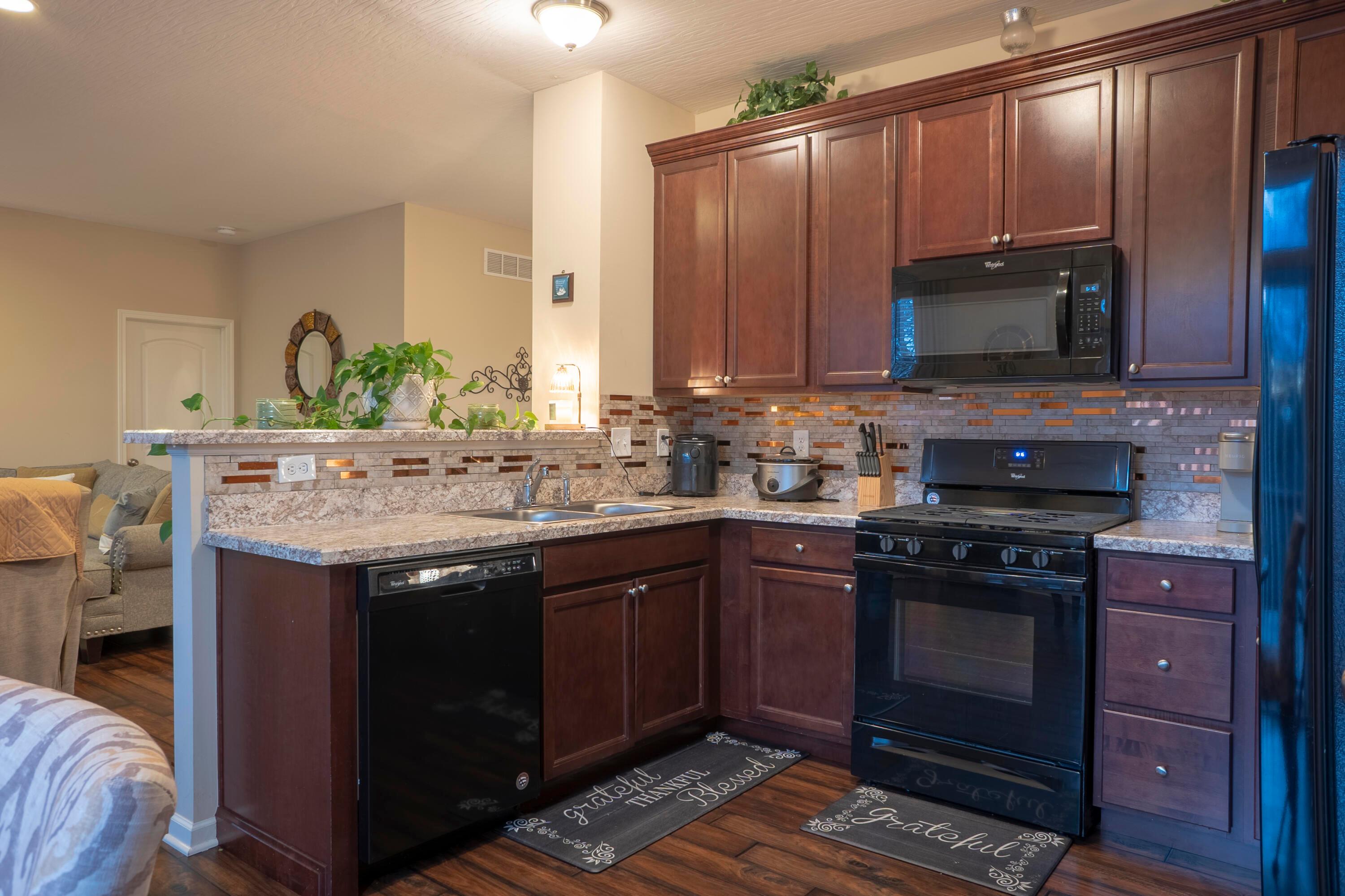 127 Broadstone Circle W
