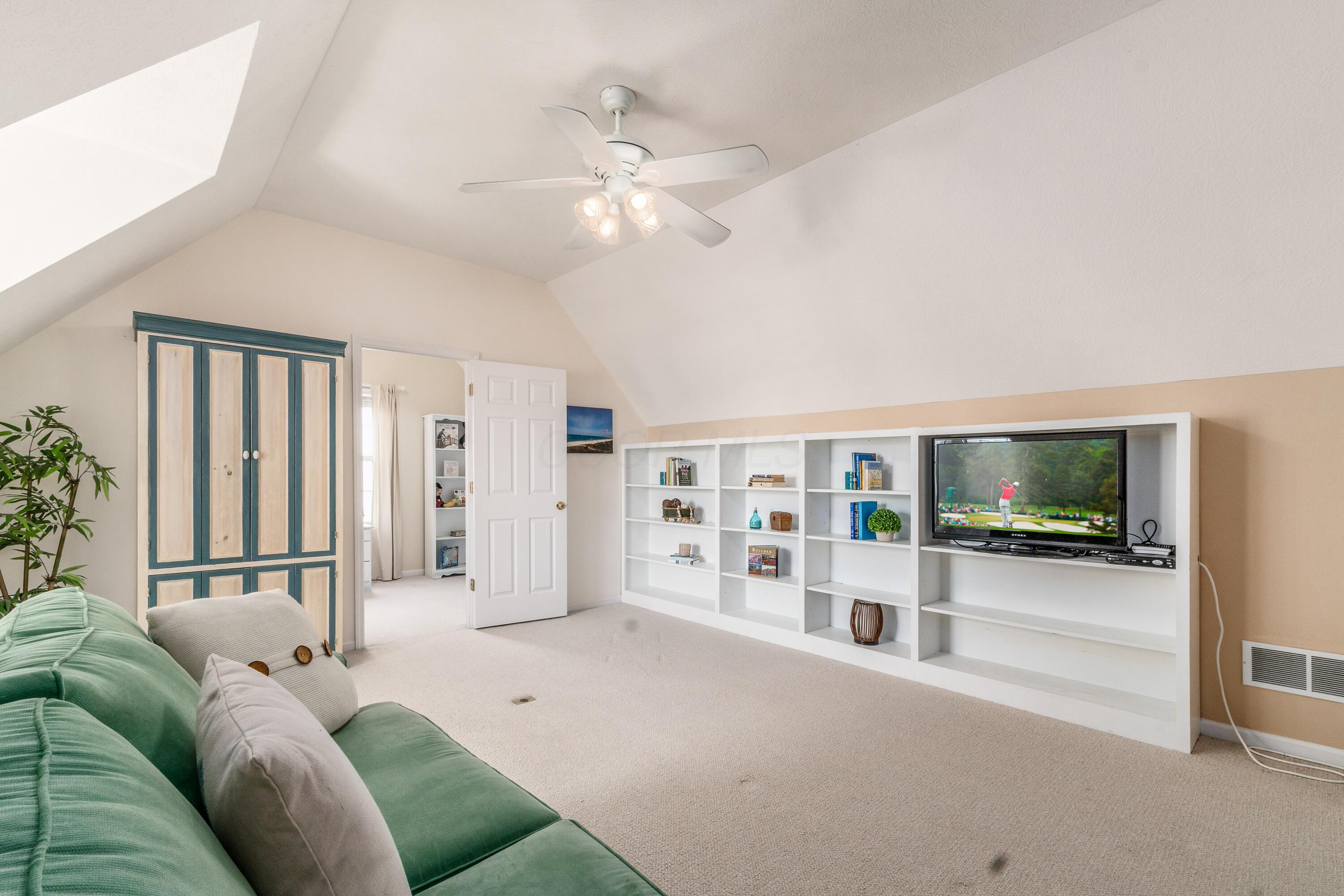 557 Village Green Loop