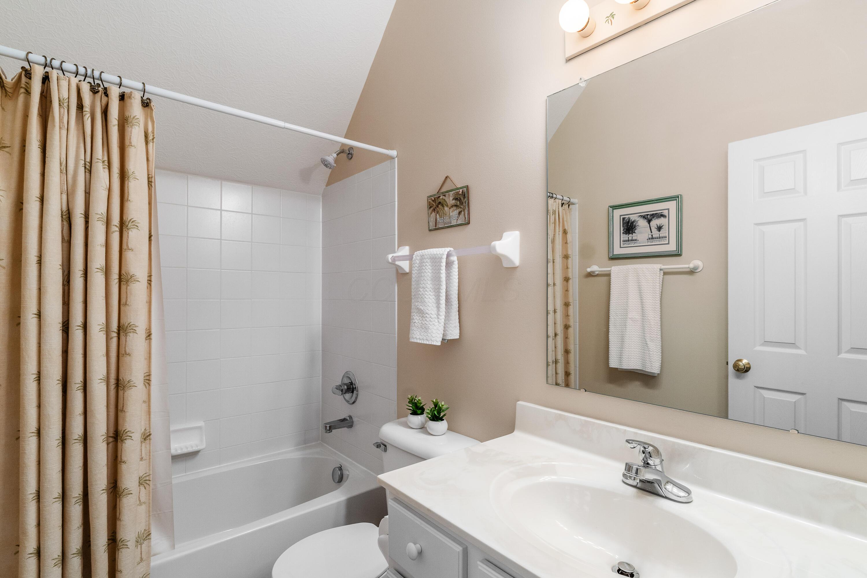 557 Village Green Loop