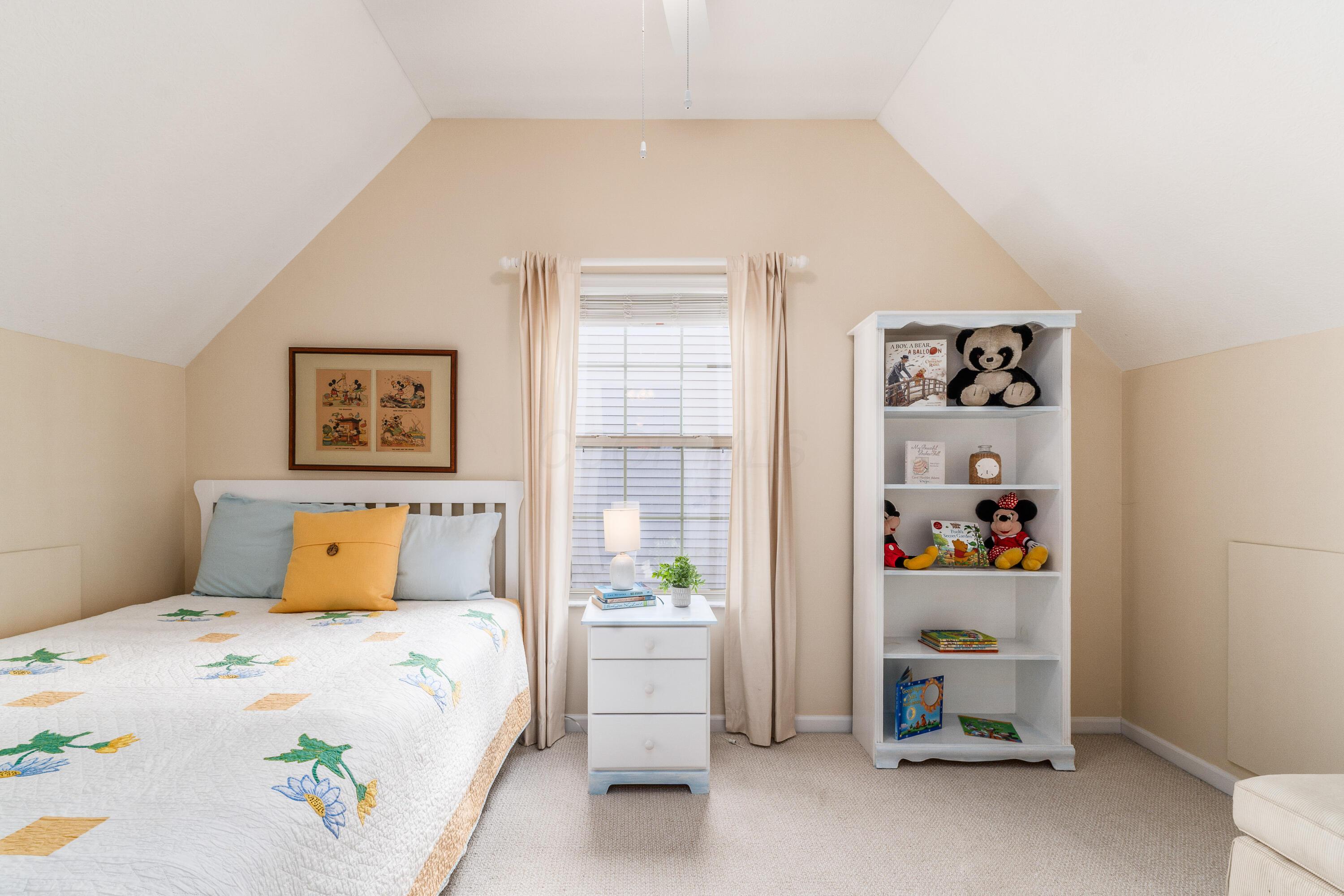 557 Village Green Loop