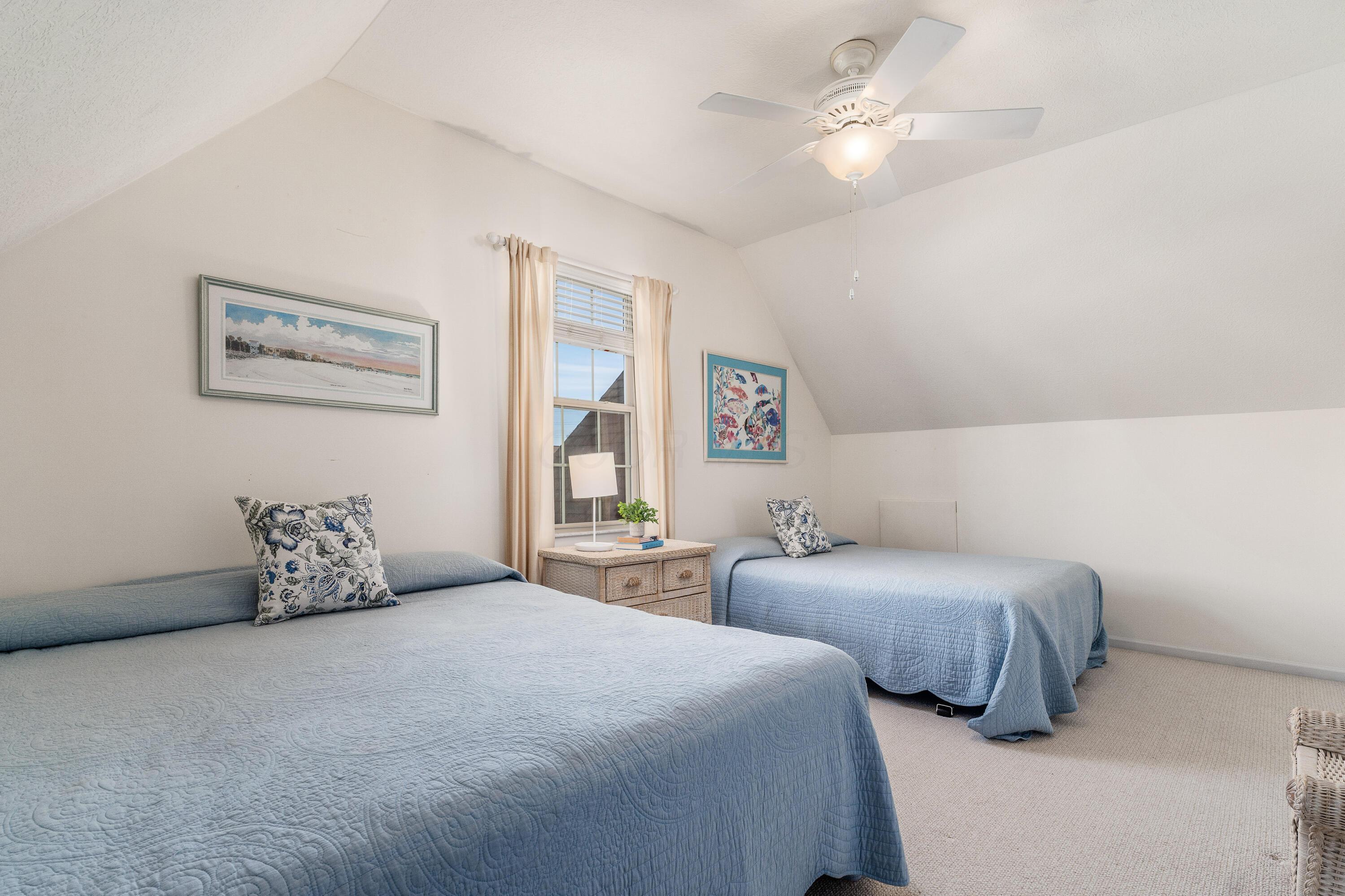 557 Village Green Loop