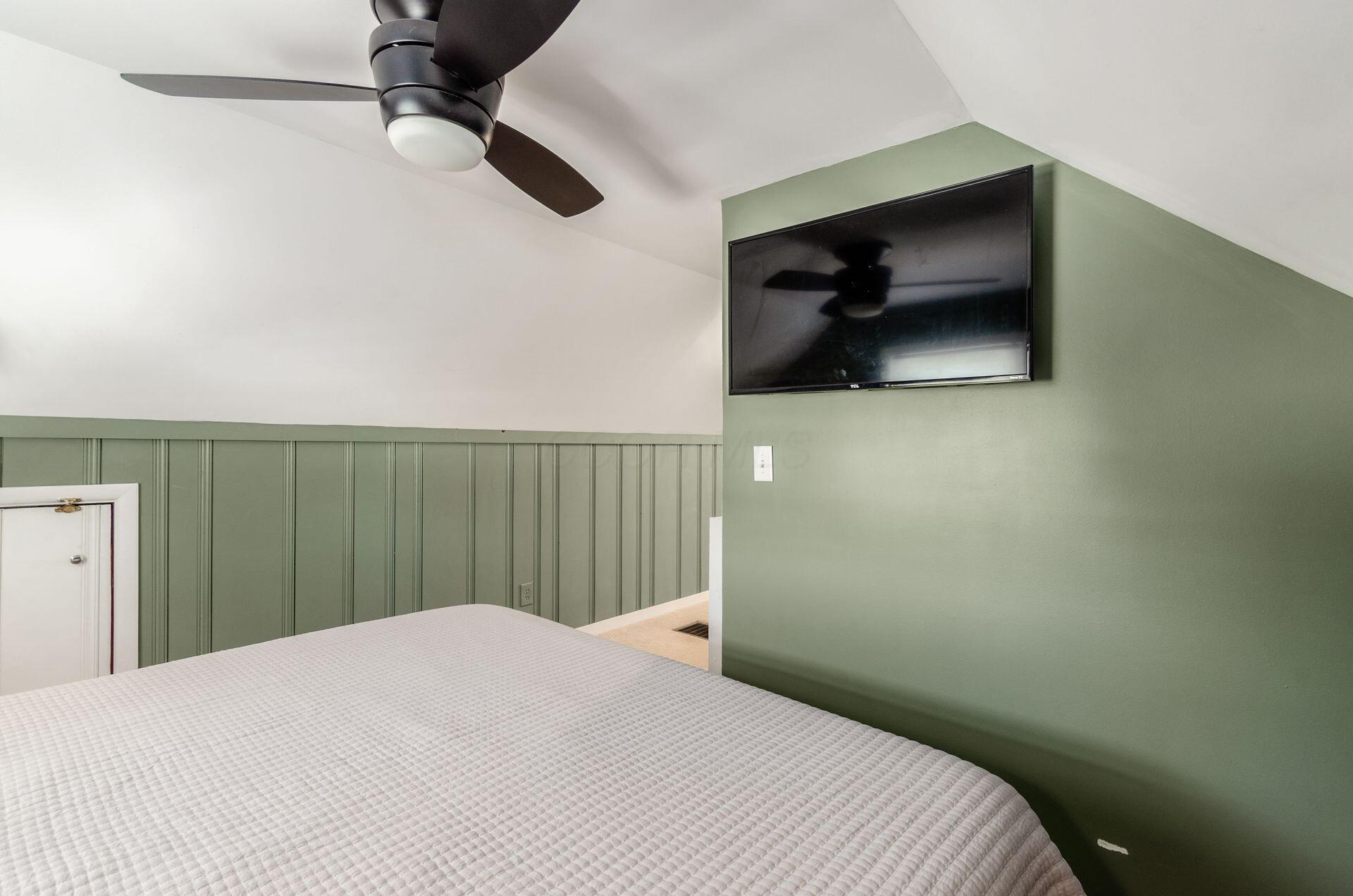 280 E Royal Forest Boulevard